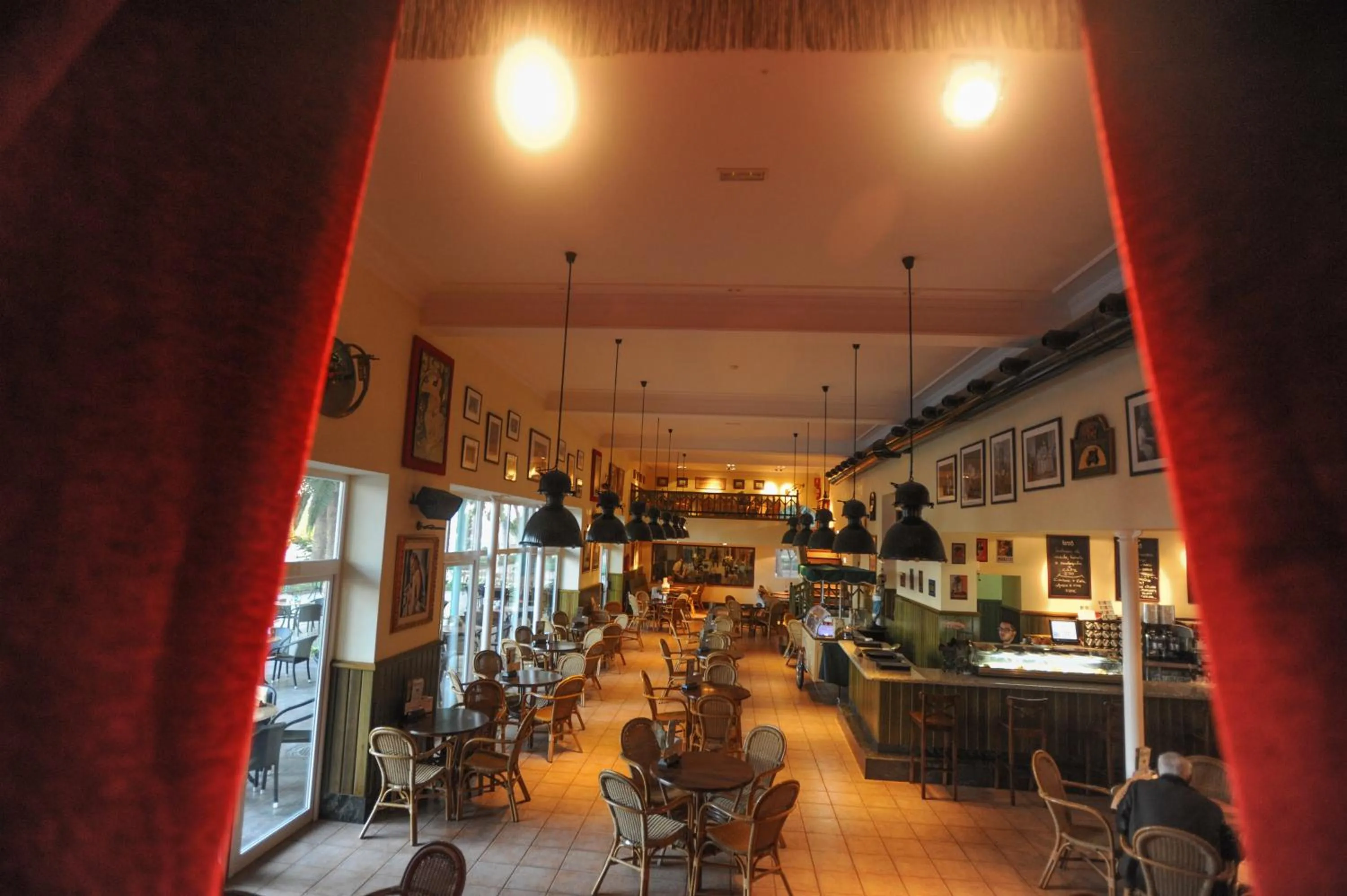 Restaurant/places to eat in Balneario de Leana