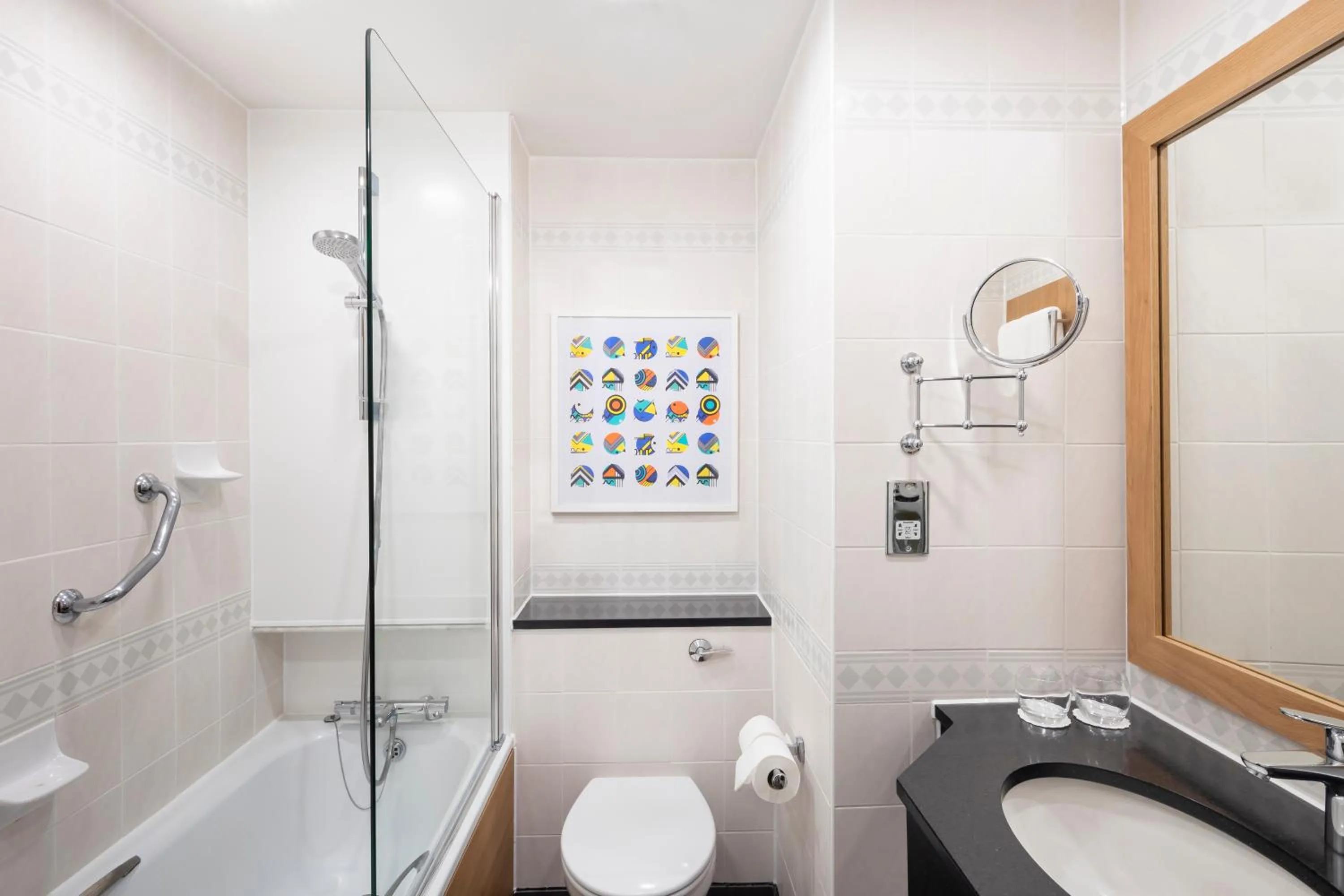 Bathroom in Holiday Inn Coventry M6, J2 by IHG