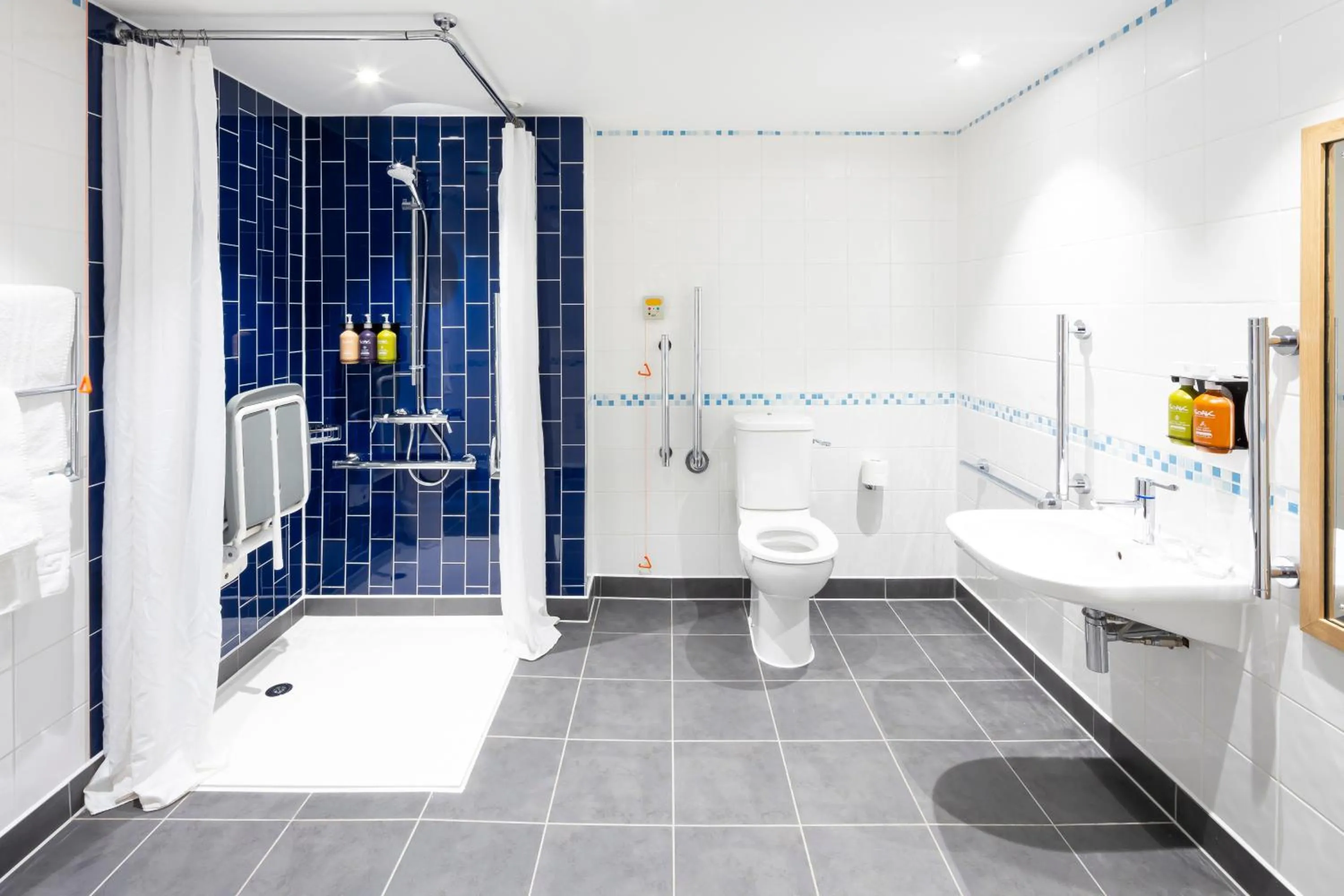 Shower in Holiday Inn Coventry M6, J2 by IHG