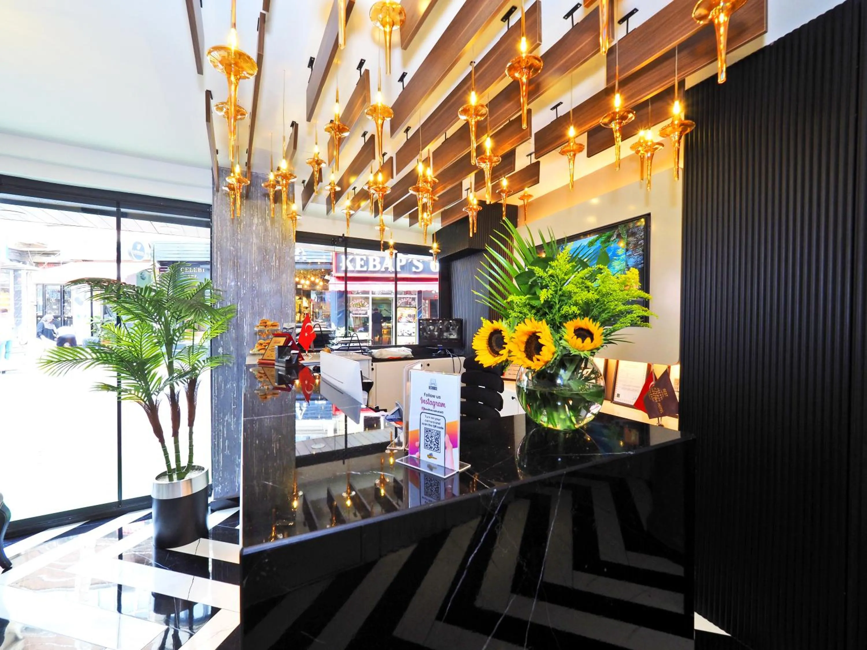 Lobby or reception in Best House Hotel OLD TOWN