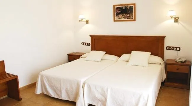 Photo of the whole room, Bed in Hotel Donde Caparrós