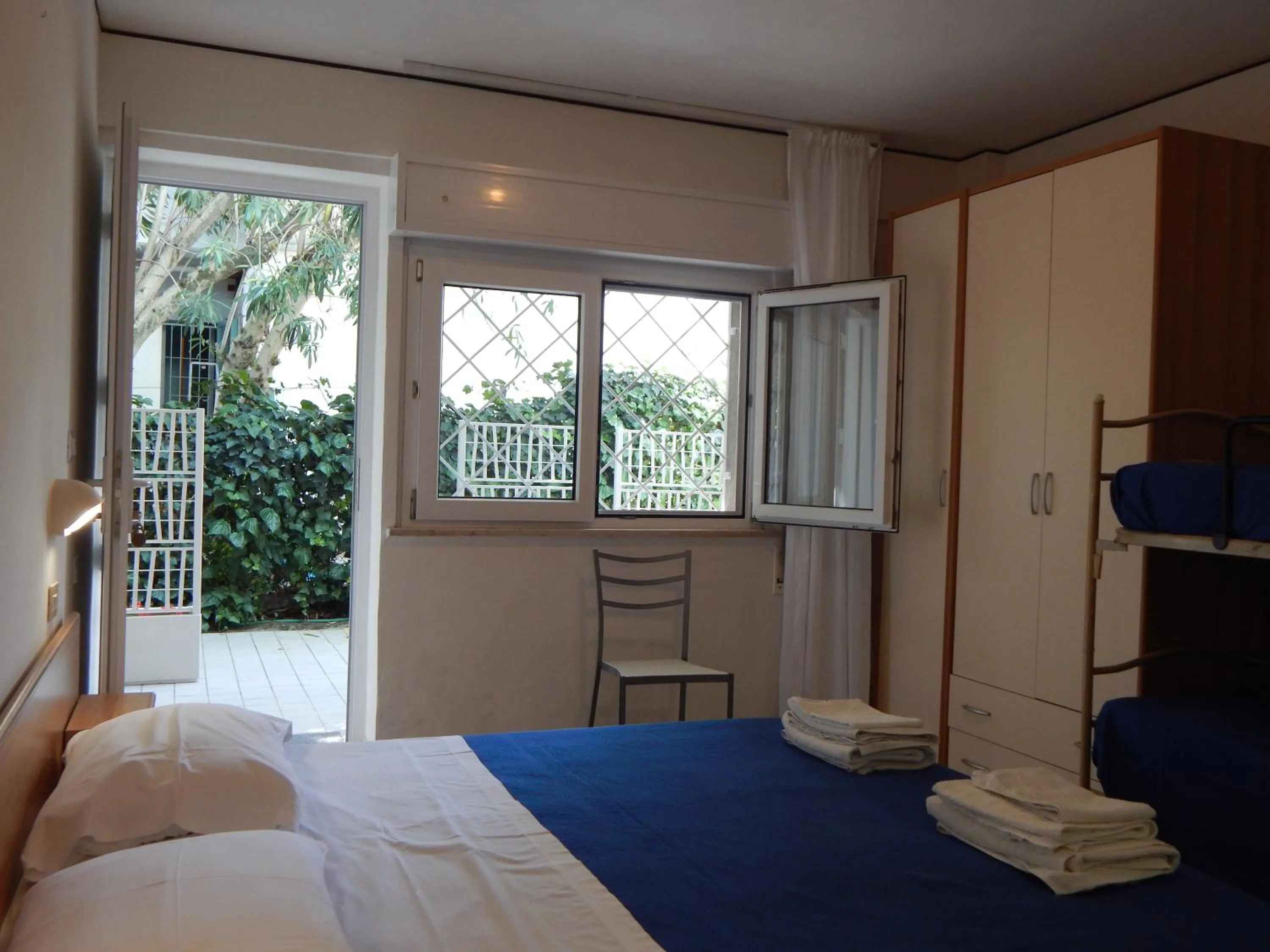 Photo of the whole room in Hotel Vera