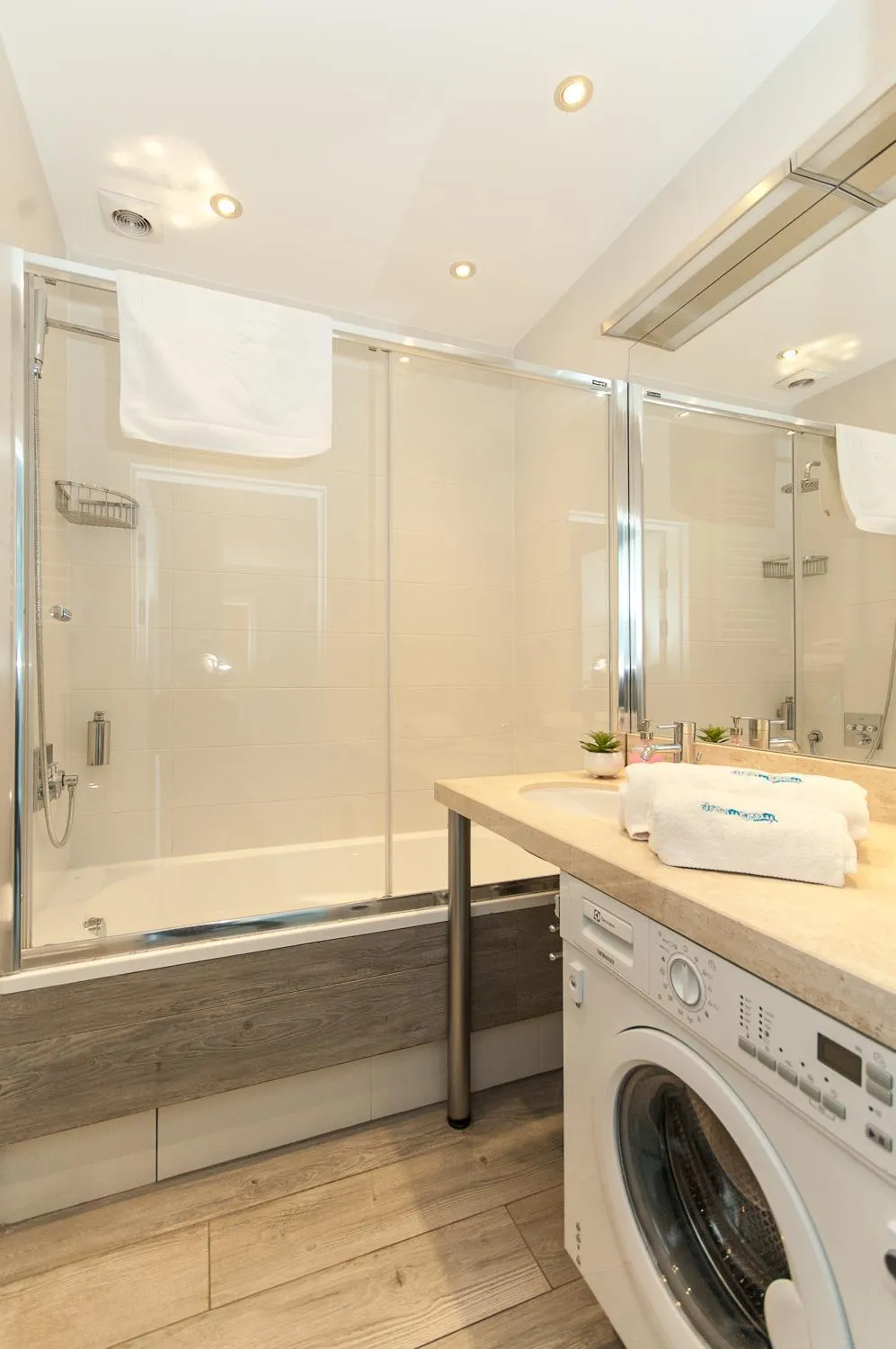 Shower in Dream Team Nordic Haven