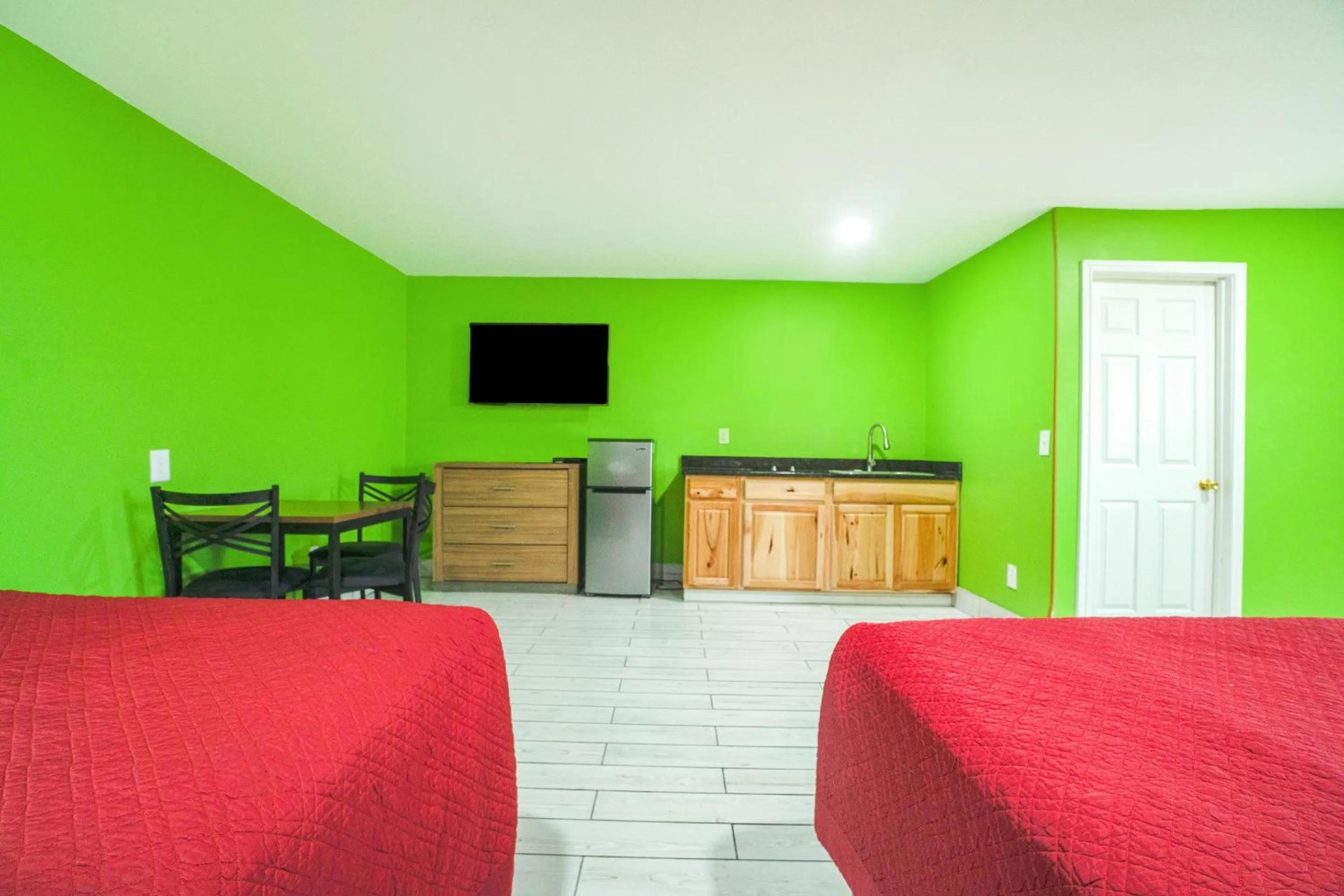 Bedroom in Plaza Motel Corpus Christi by OYO