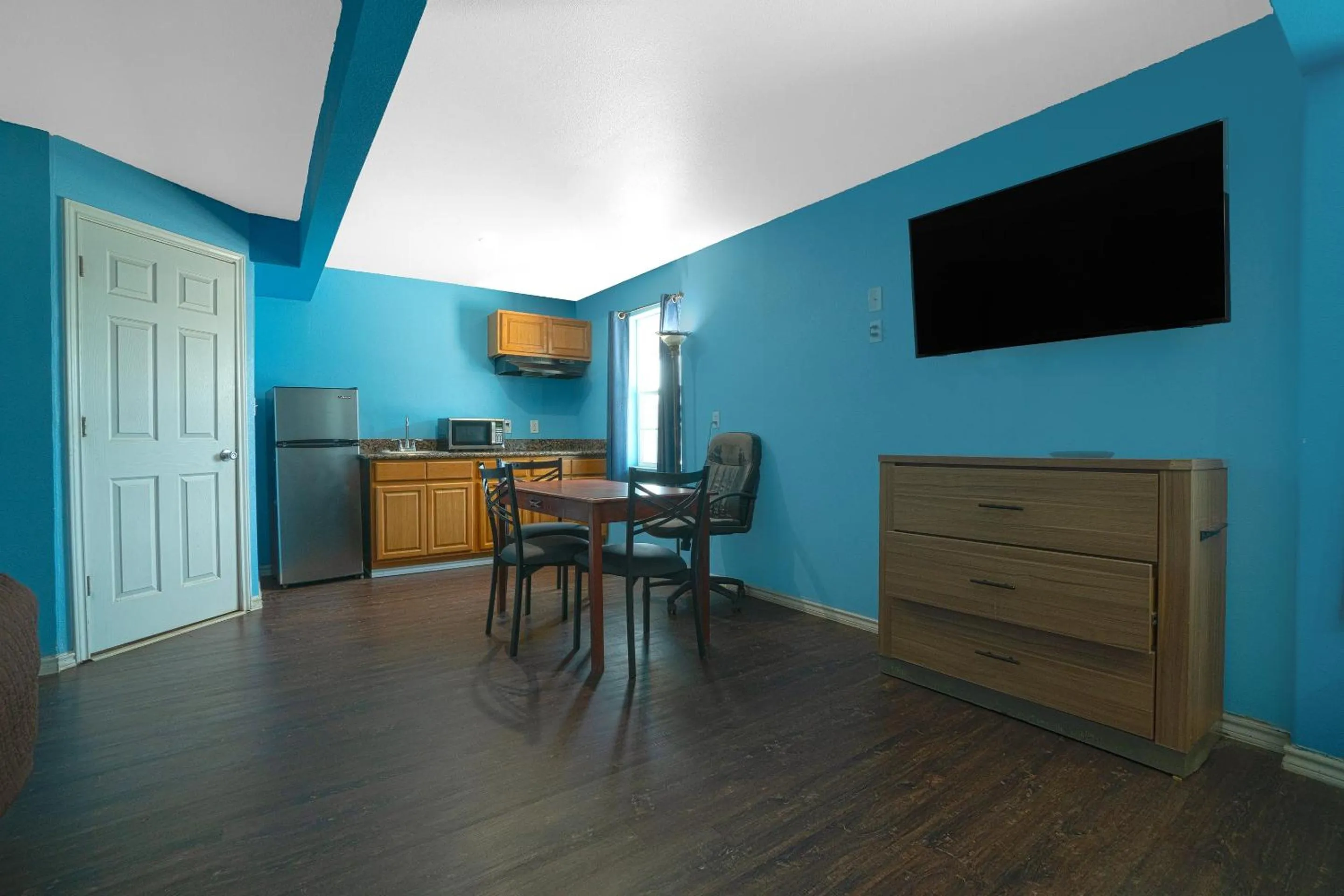 Bedroom in Plaza Motel Corpus Christi by OYO