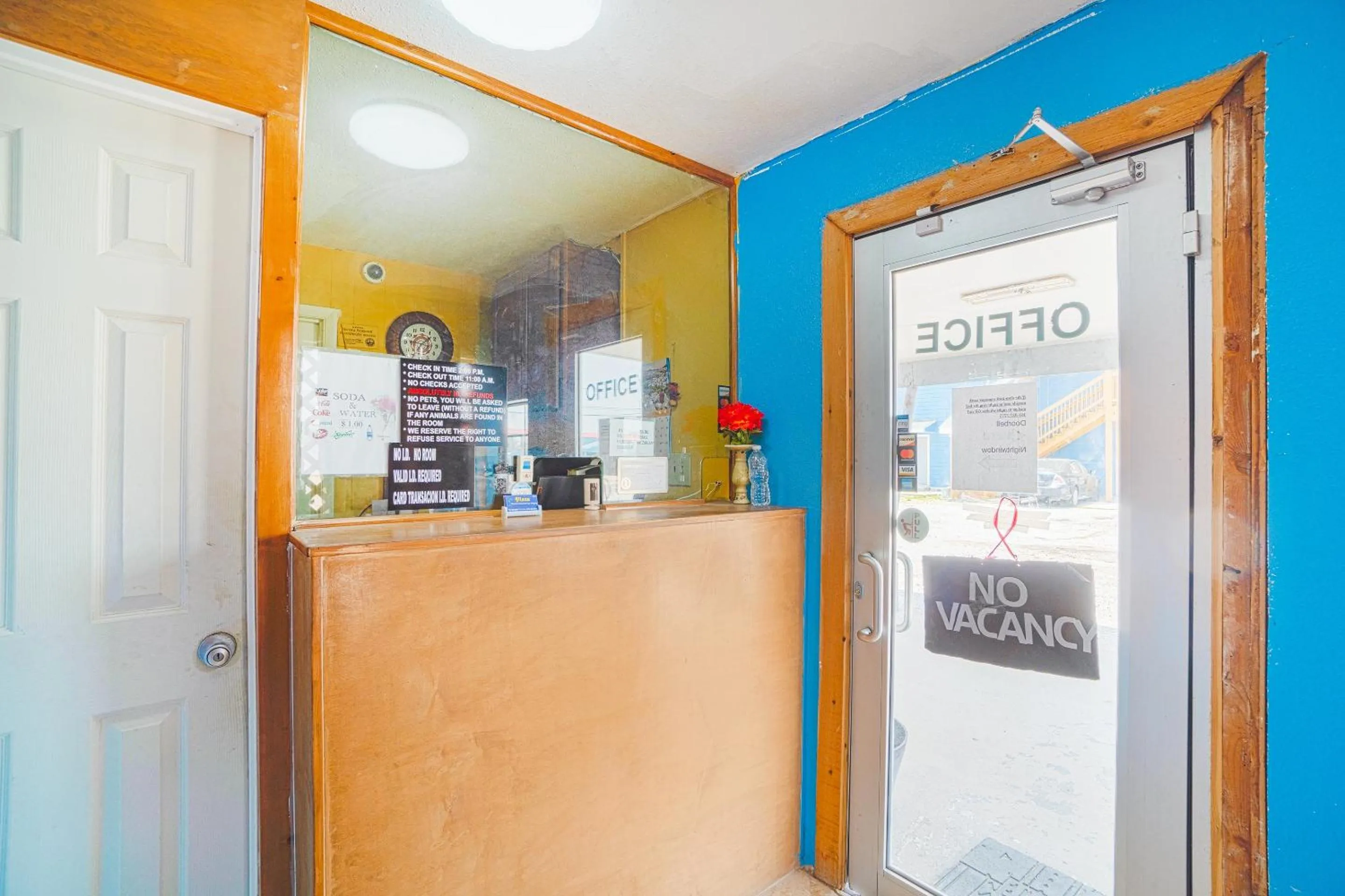 Lobby or reception in Plaza Motel Corpus Christi by OYO