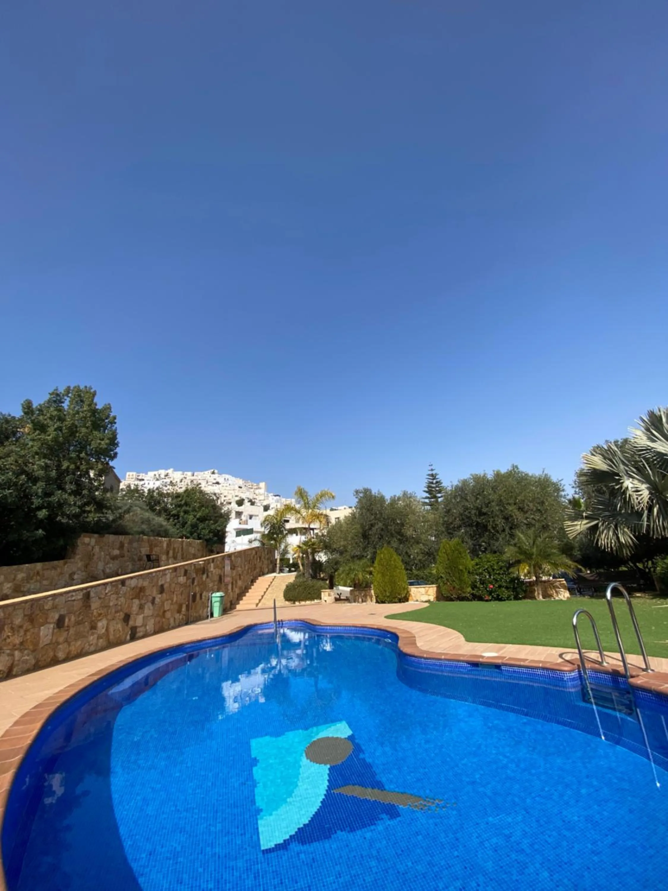 Swimming pool in Hotel Simón