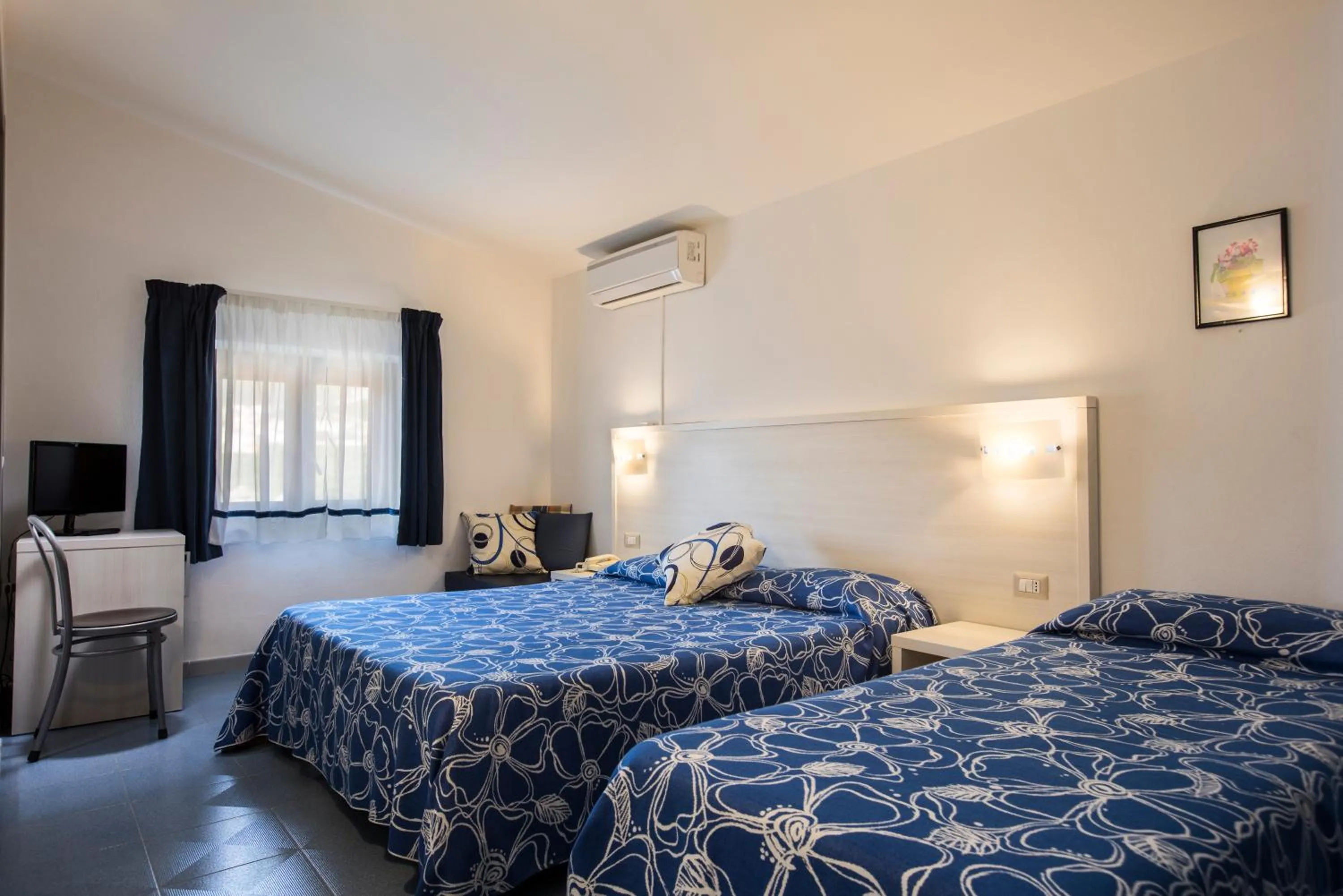 Bed in Hotel La Playa