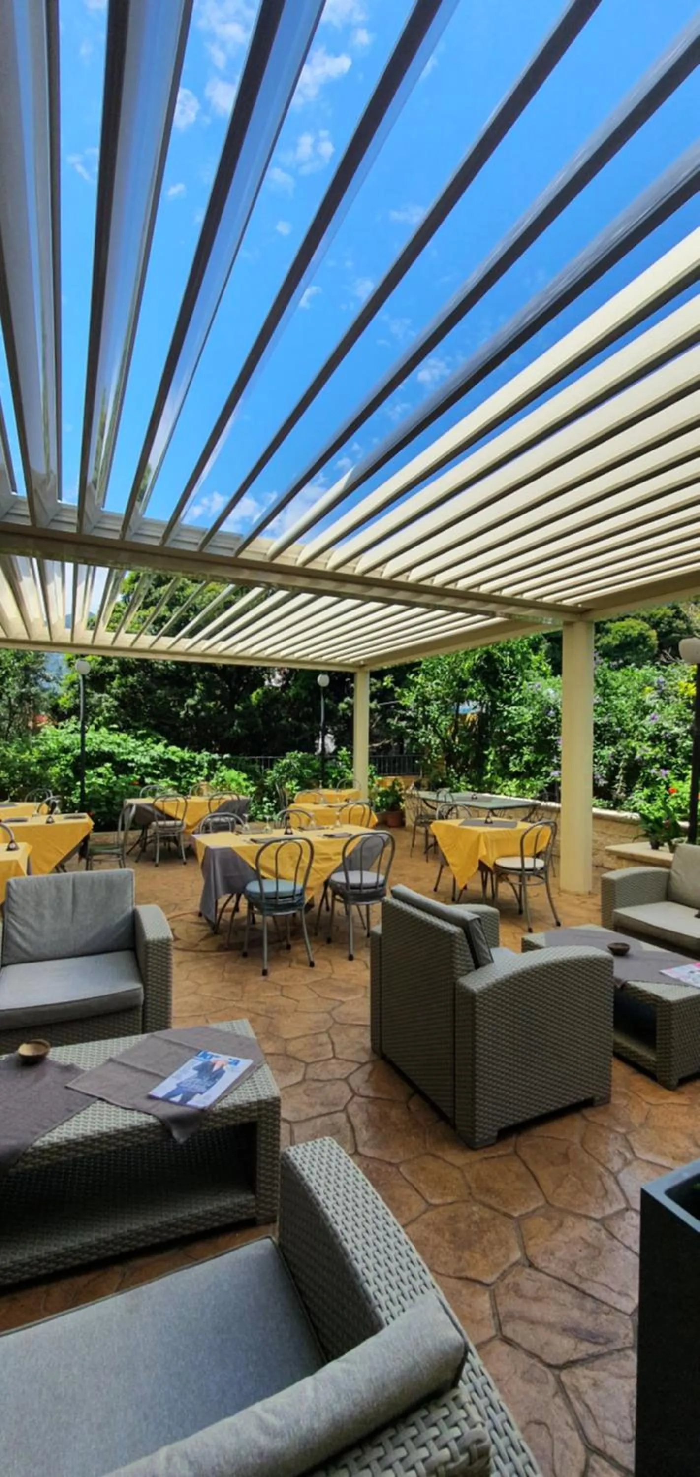 Restaurant/places to eat in Hotel La Playa