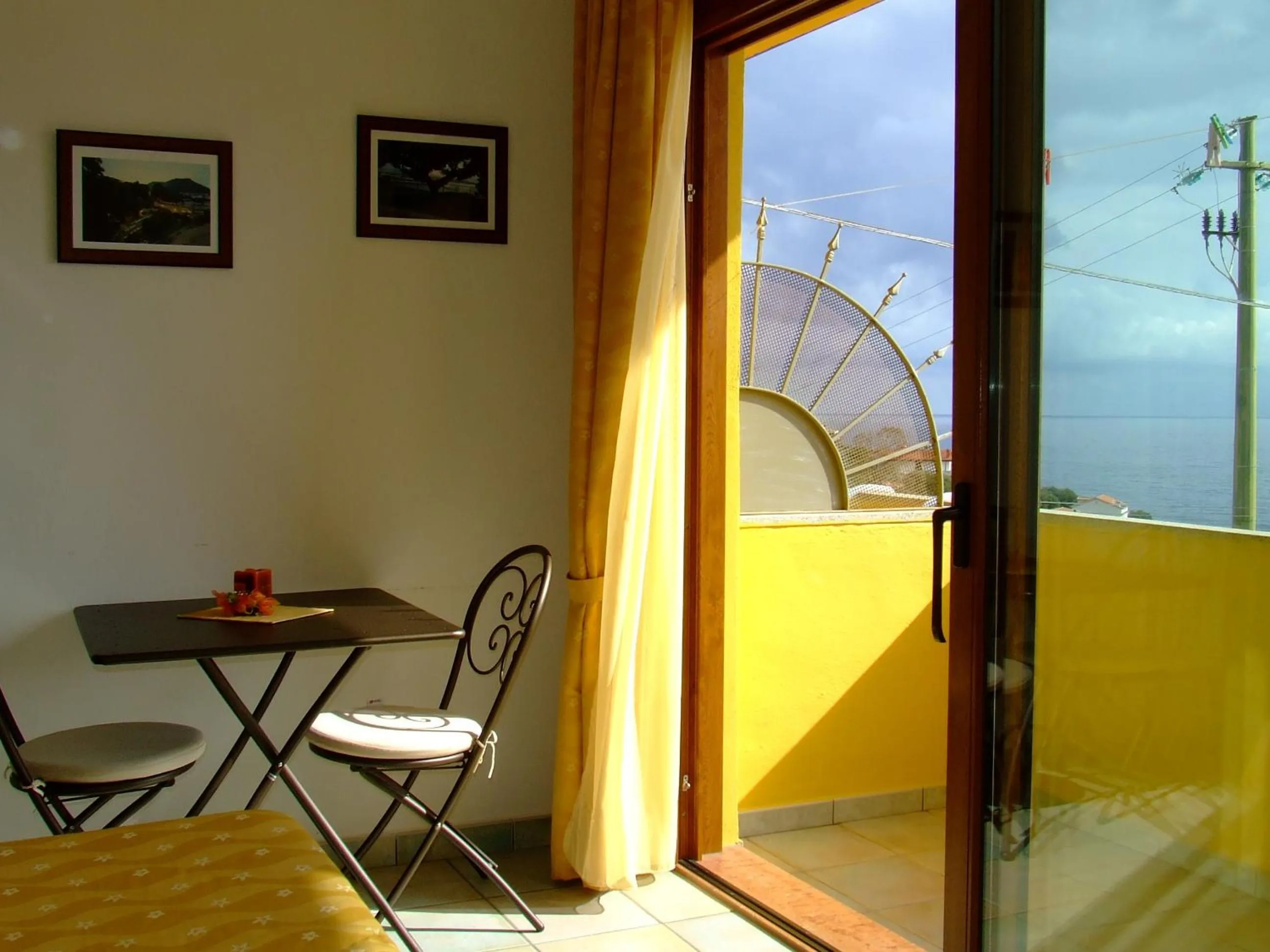 Seating area in Hotel La Playa