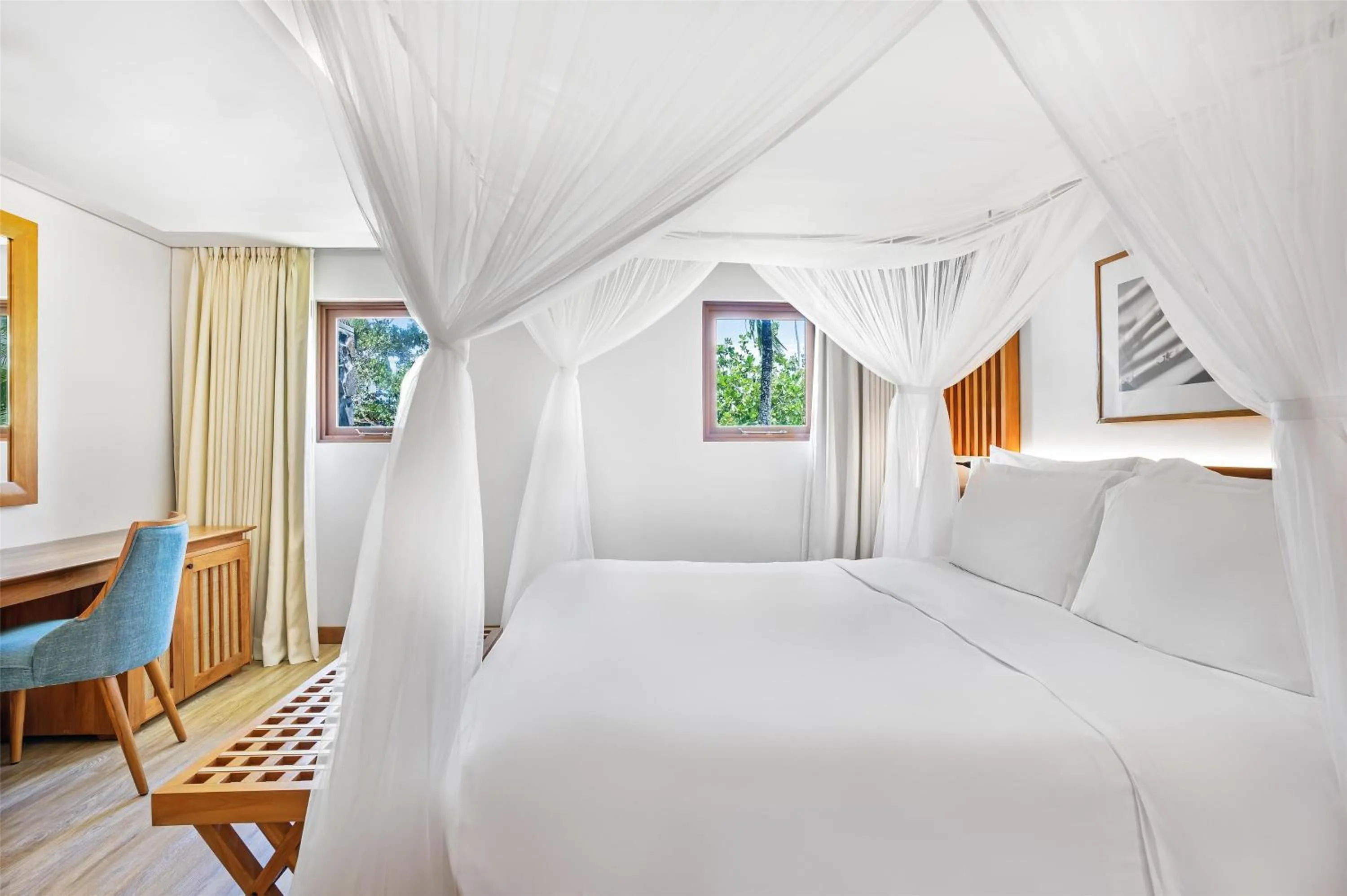 Photo of the whole room, Bed in Kempinski Seychelles Resort