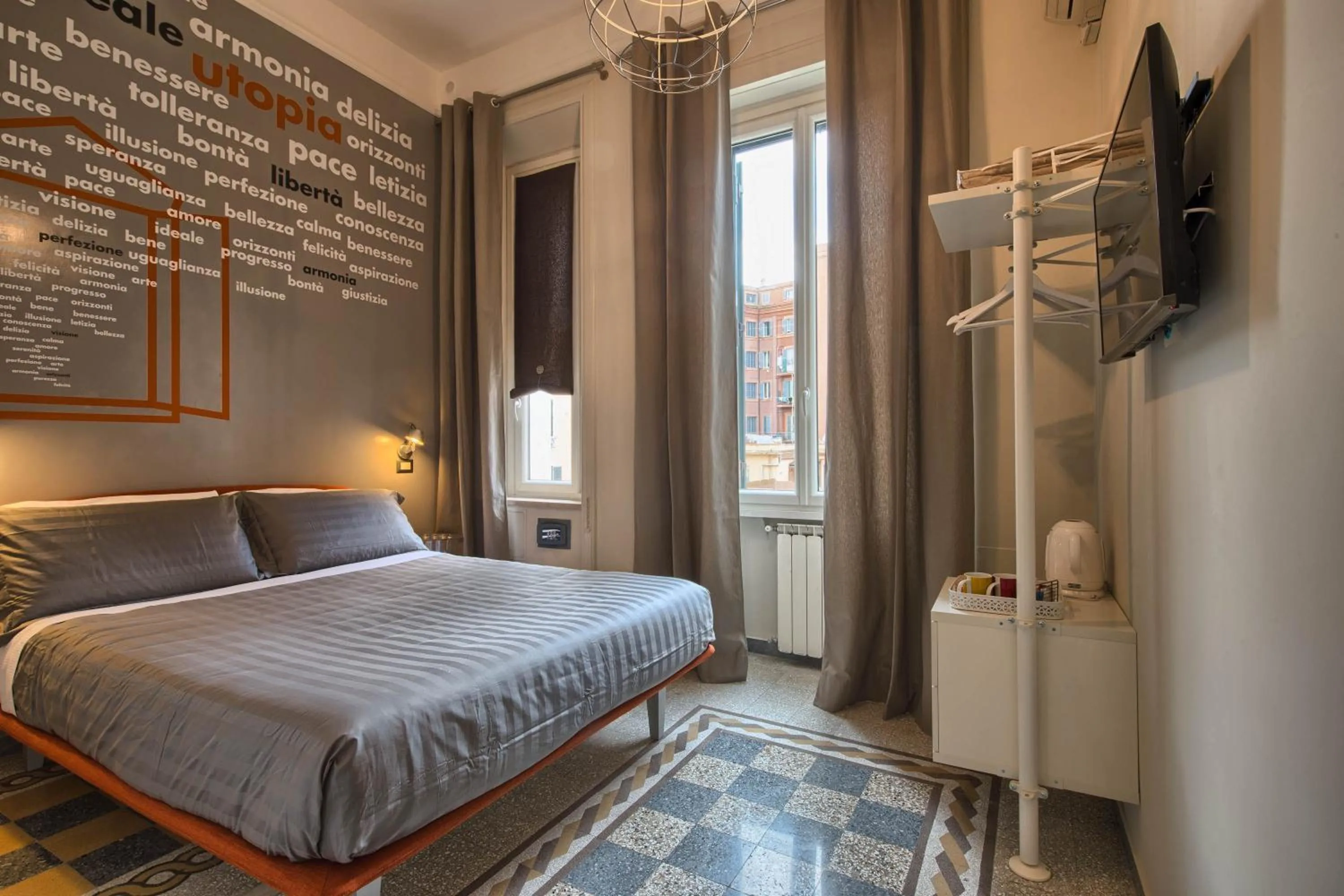 Bedroom, Bed in The Pope's Window