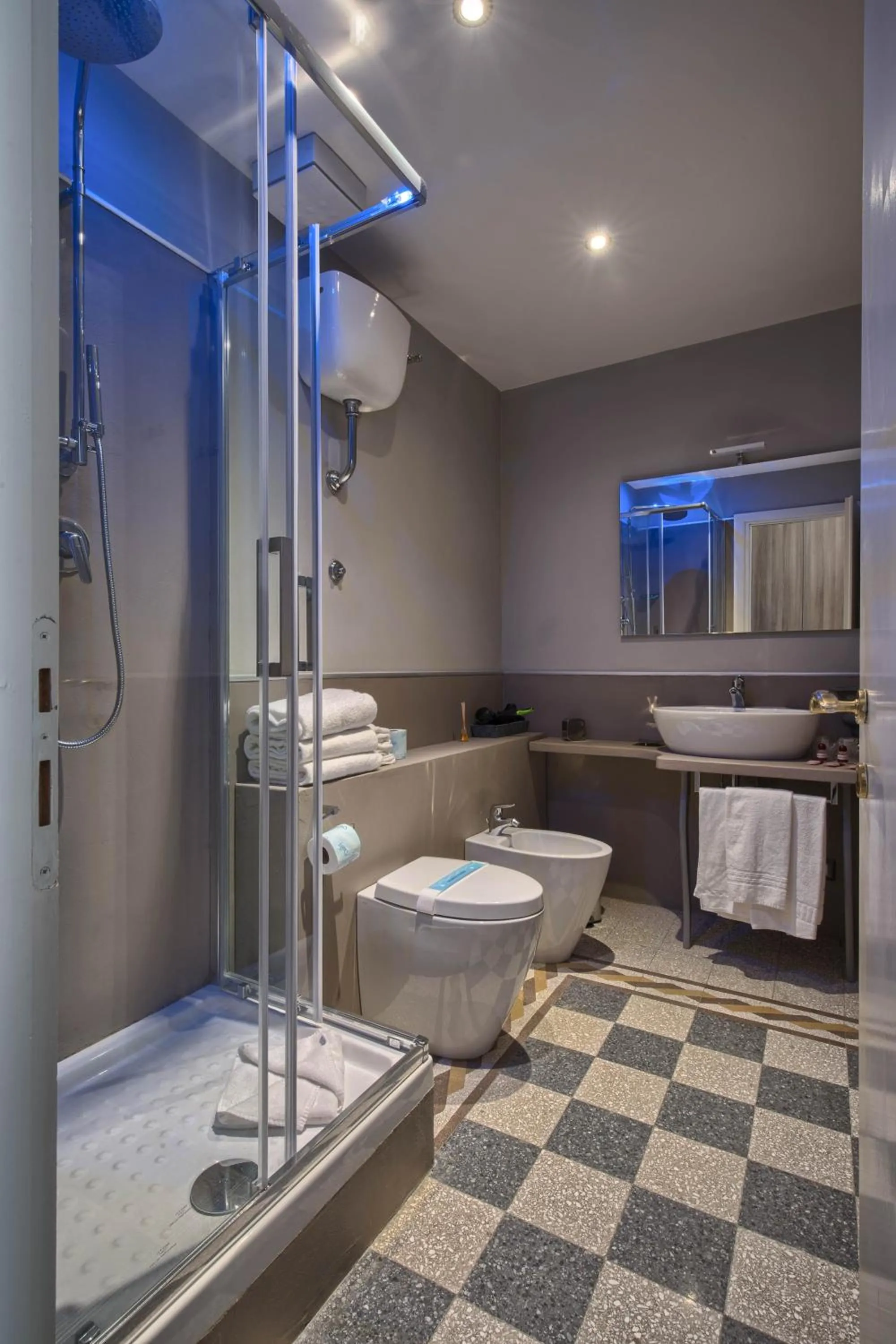 Bathroom in The Pope's Window