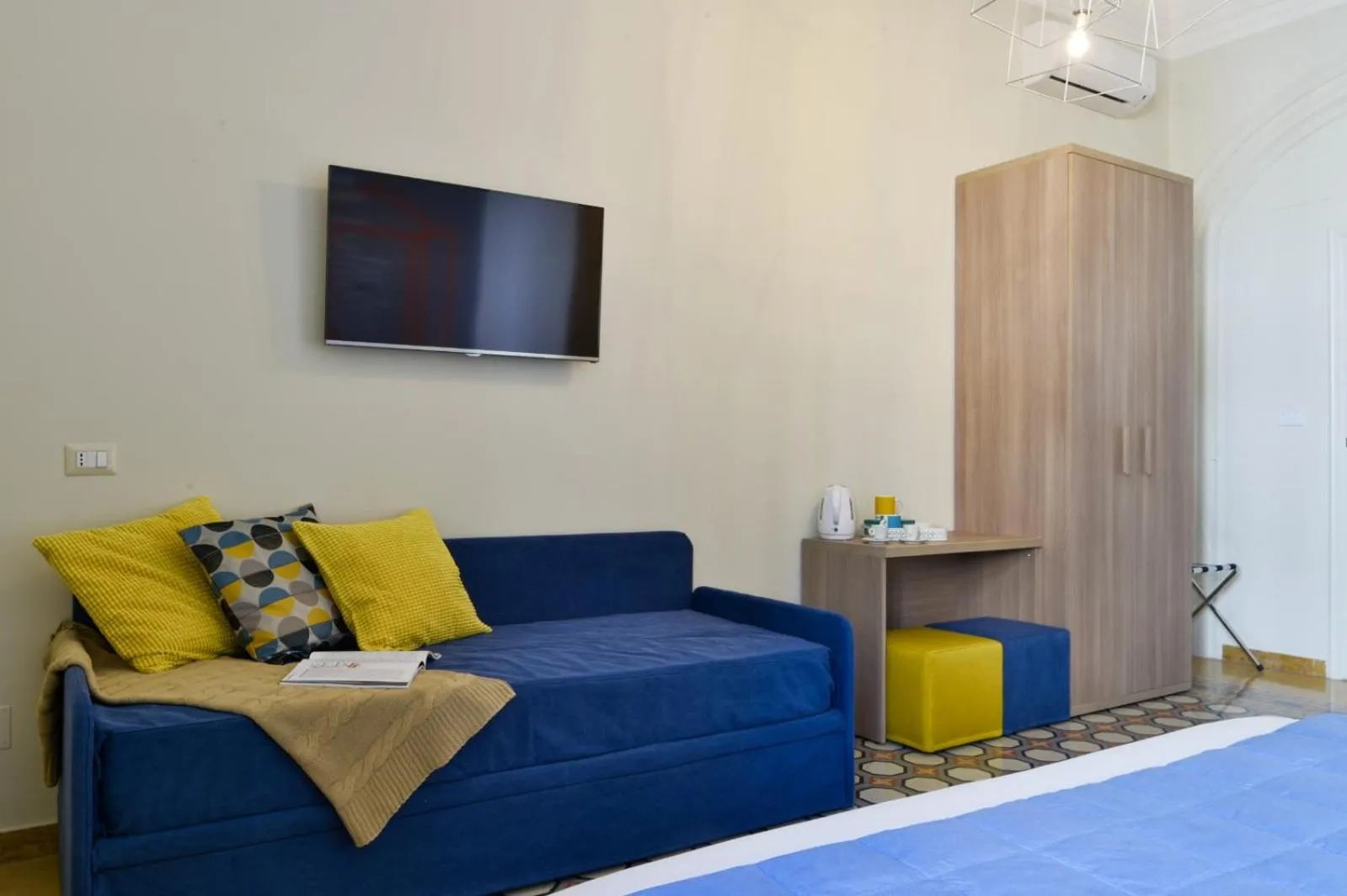 Bedroom, Bed in The Pope's Window