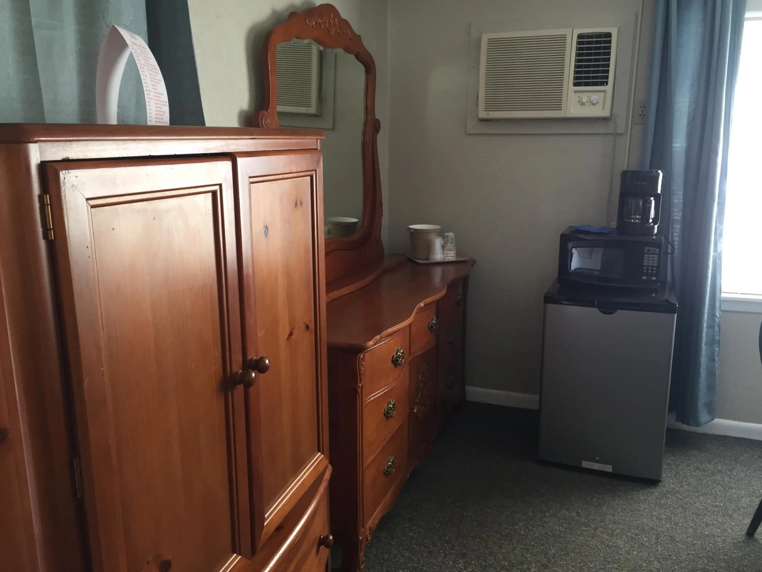 Phillips Historic Motel & Cottages