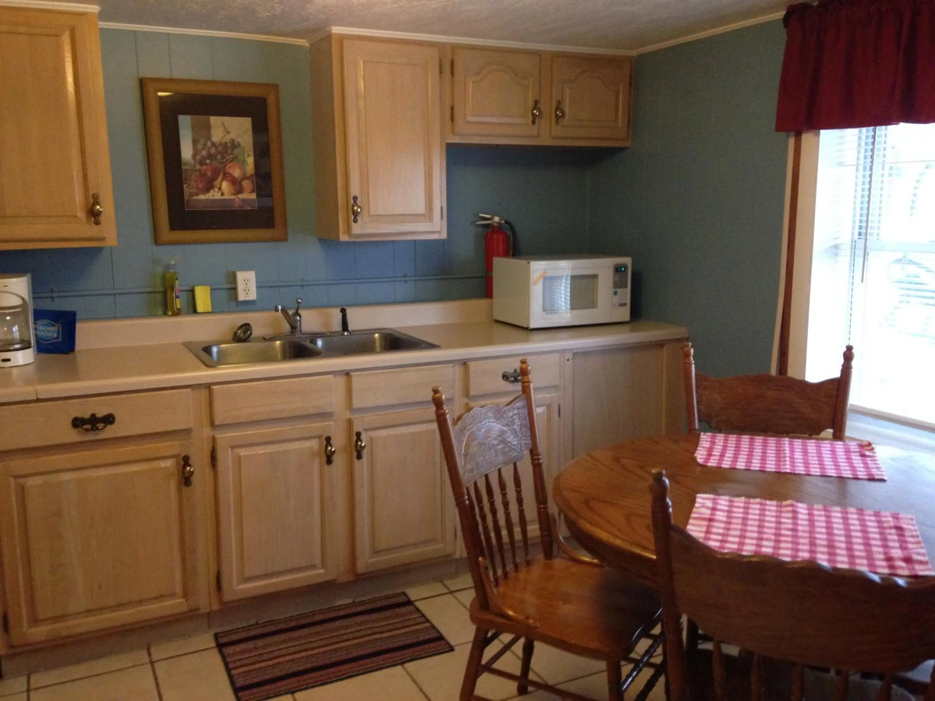 Phillips Historic Motel & Cottages