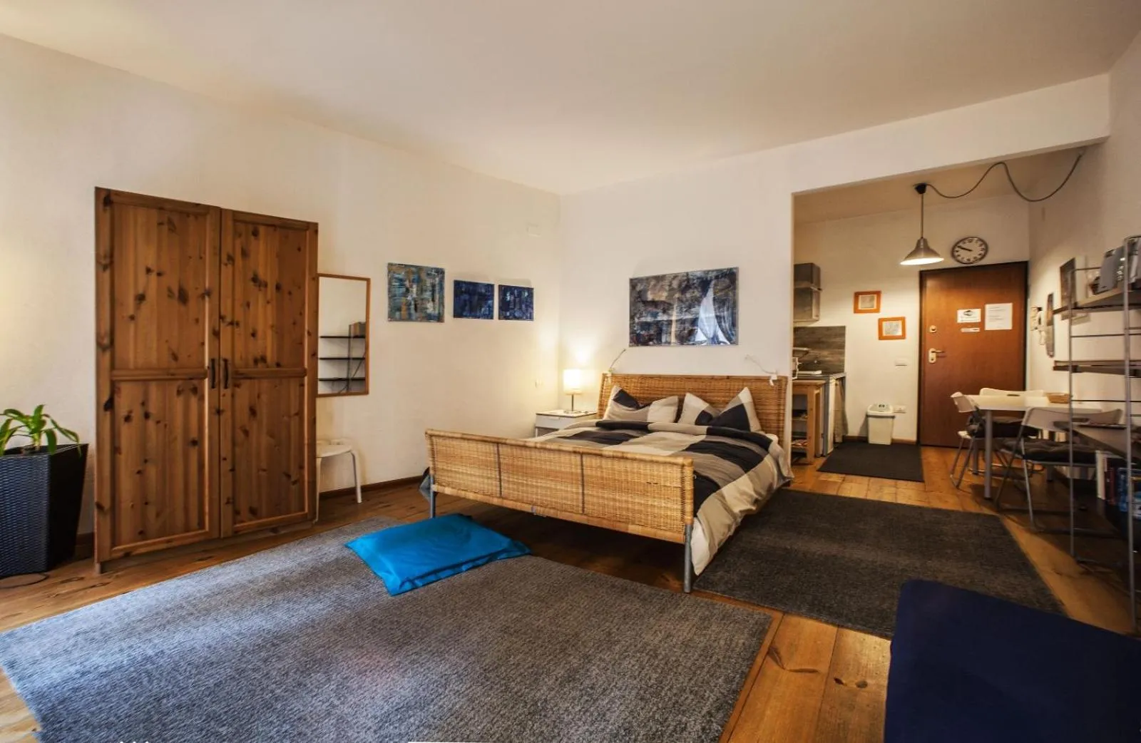 Kitchen or kitchenette, Bed in Studio Apartments Centro Storico Via Manno