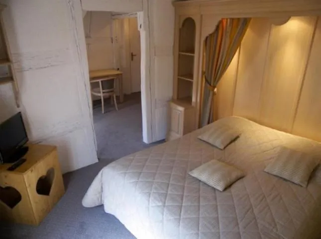 Duplex (4 adults) with double bed and twin bed in Caveau de l'ami Fritz
