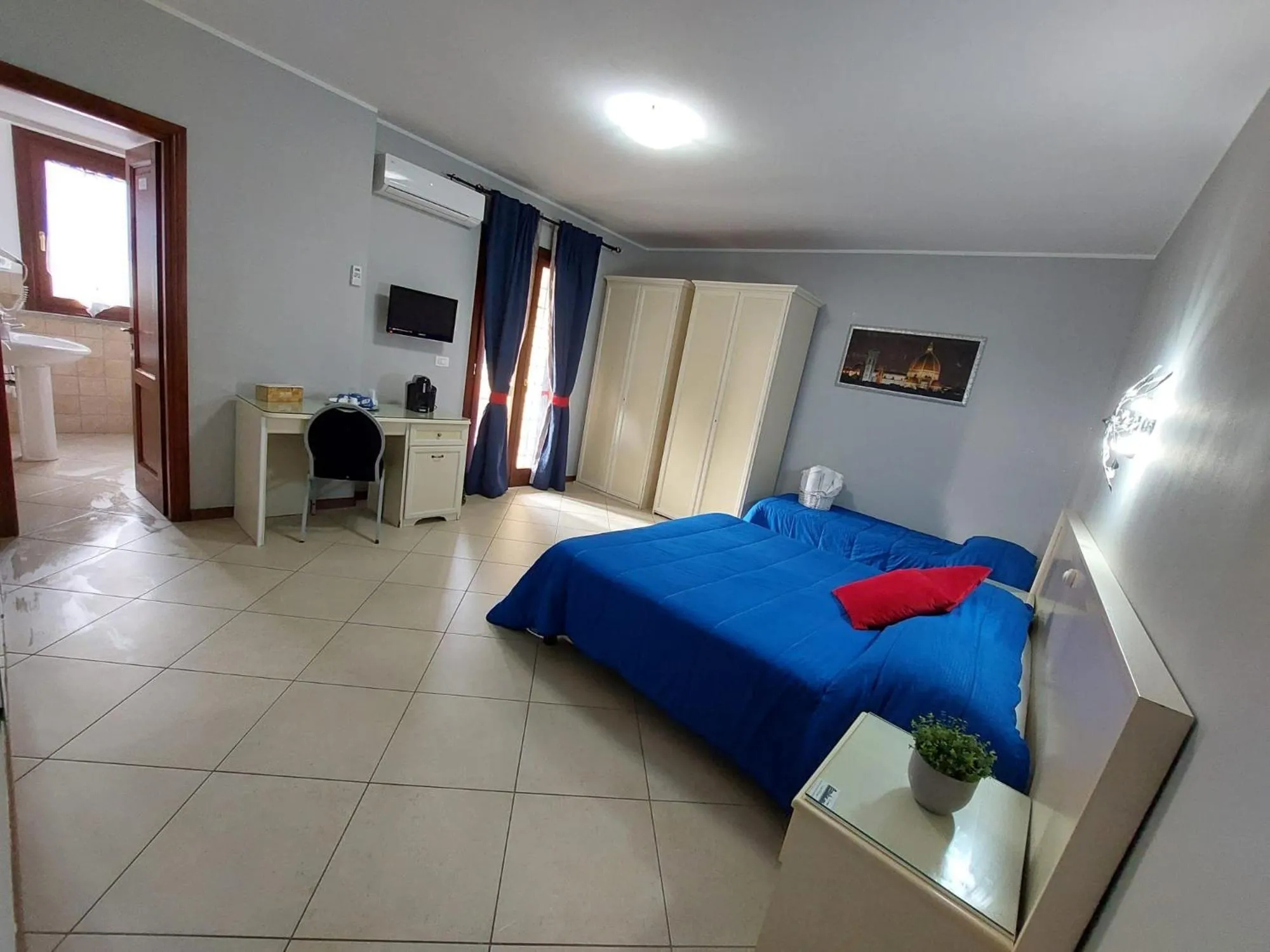 Bedroom, Bed in Fiumicino Inn Airport
