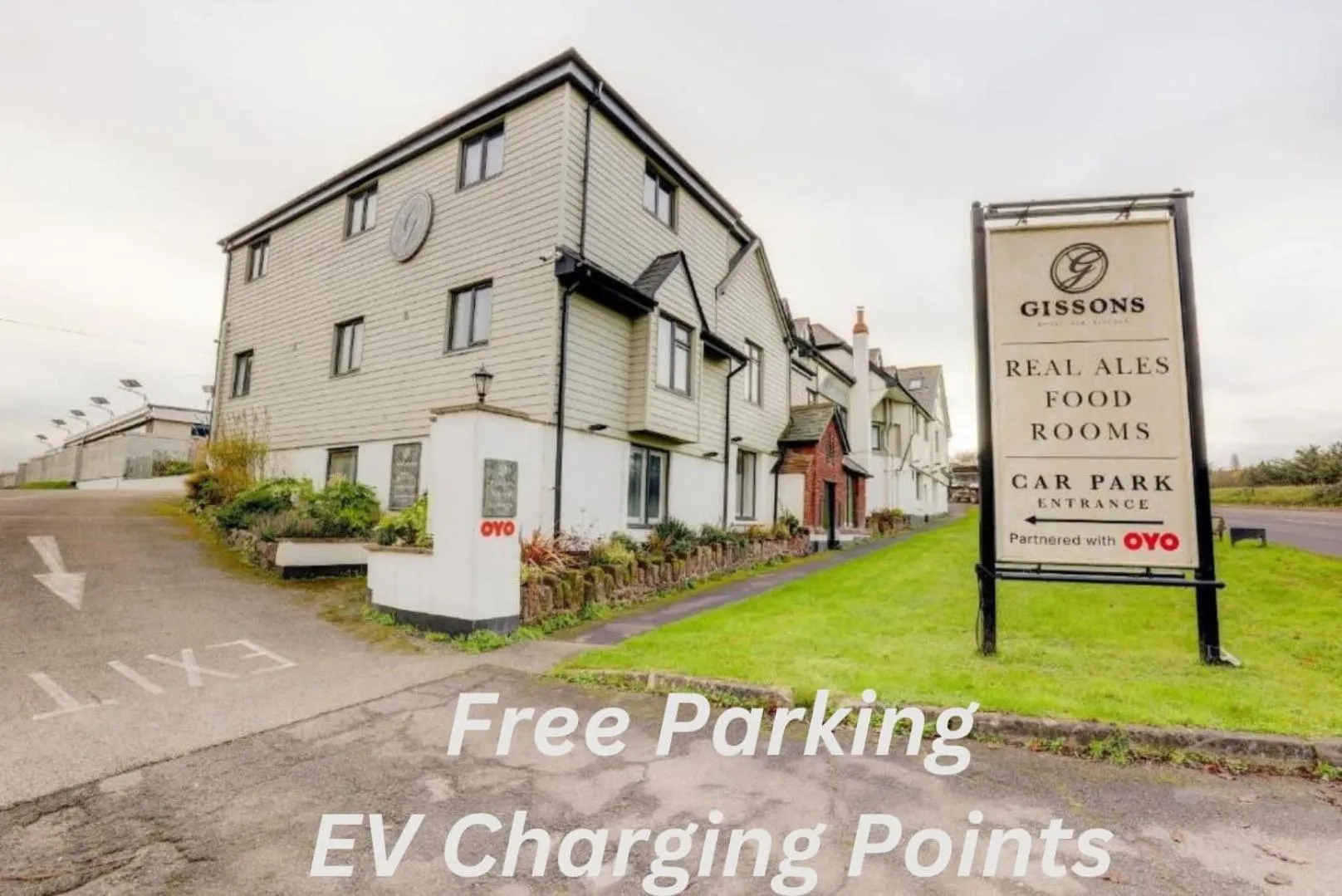 Facade/entrance in The Gissons Hotel - Exeter Airport & M5