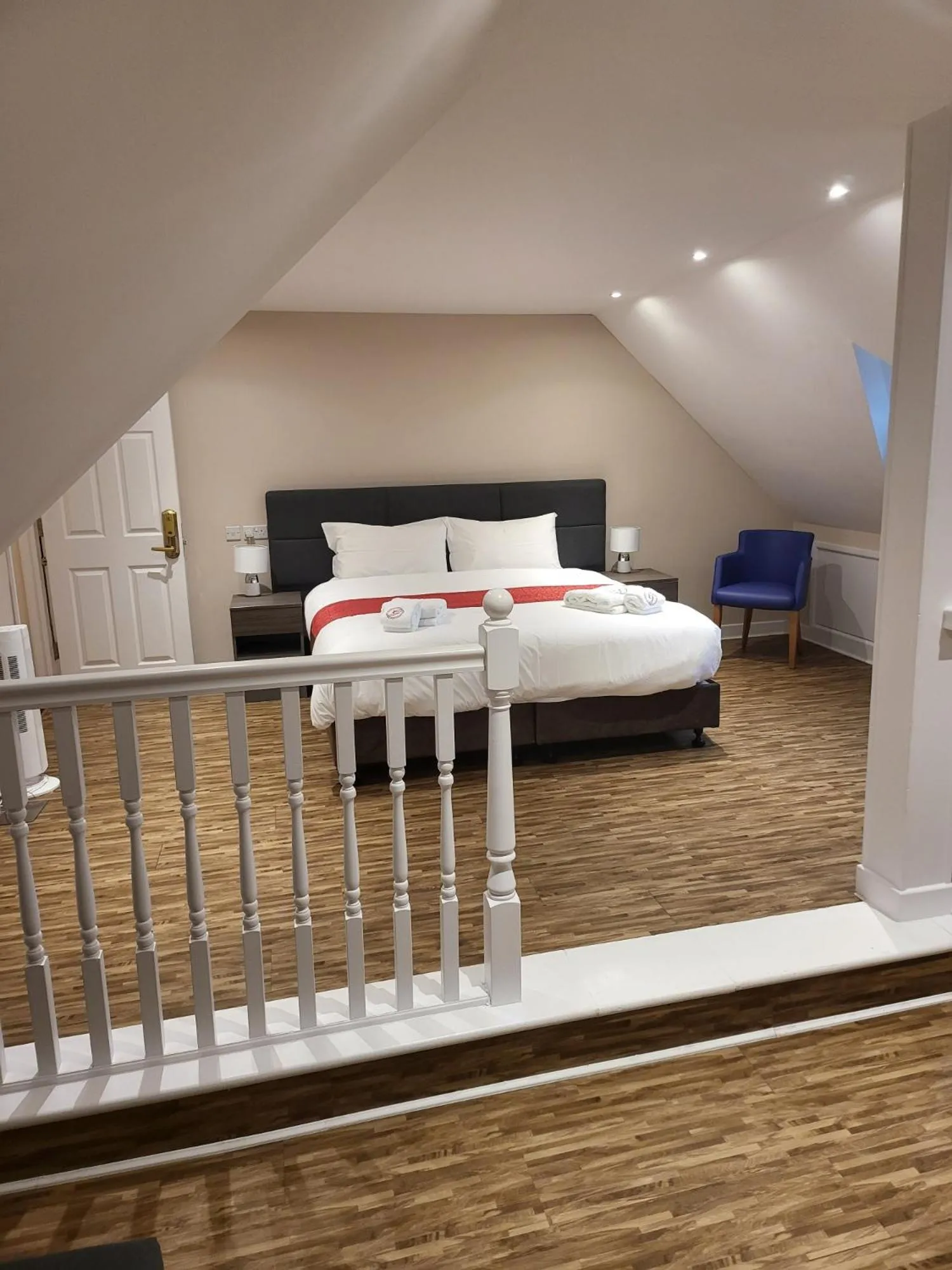 Bedroom, Bed in The Gissons Hotel - Exeter Airport & M5