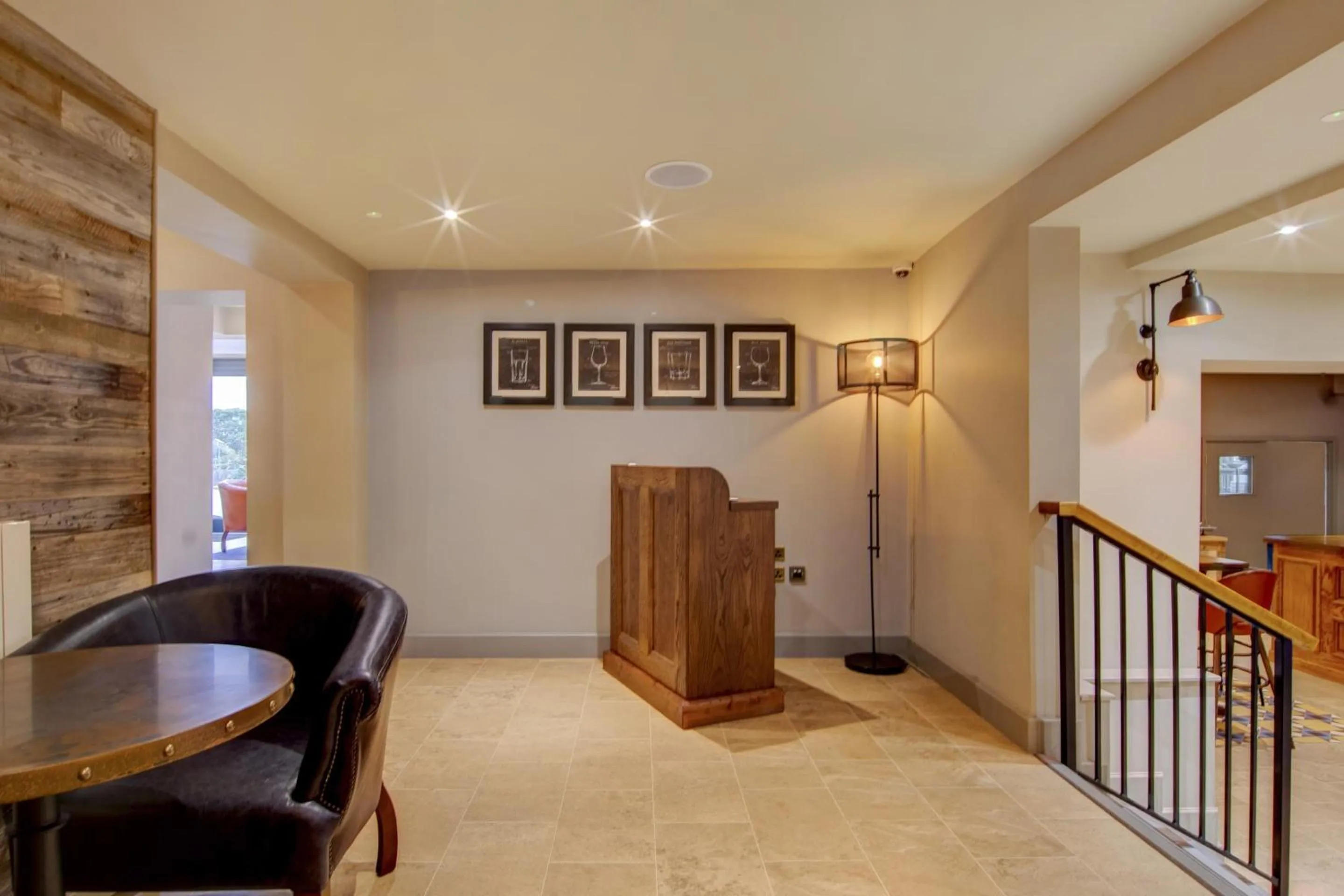 Lobby or reception in The Gissons Hotel - Exeter Airport & M5