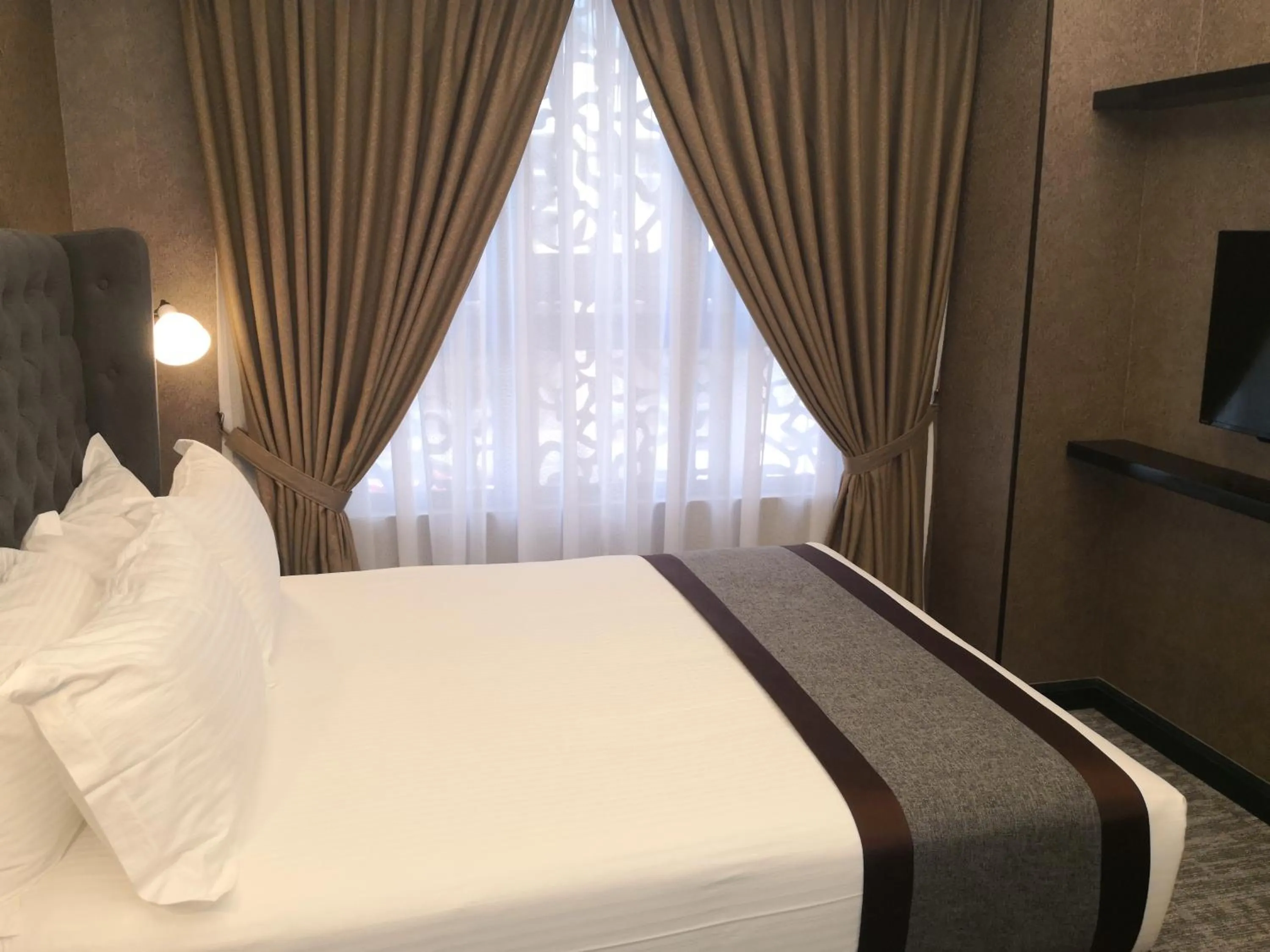 Bedroom, Bed in 1969 Business Suites Bandar Botani, Ipoh