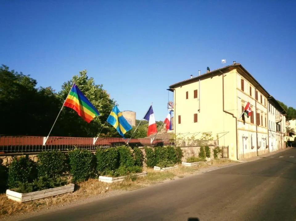 Property building in La Francigena