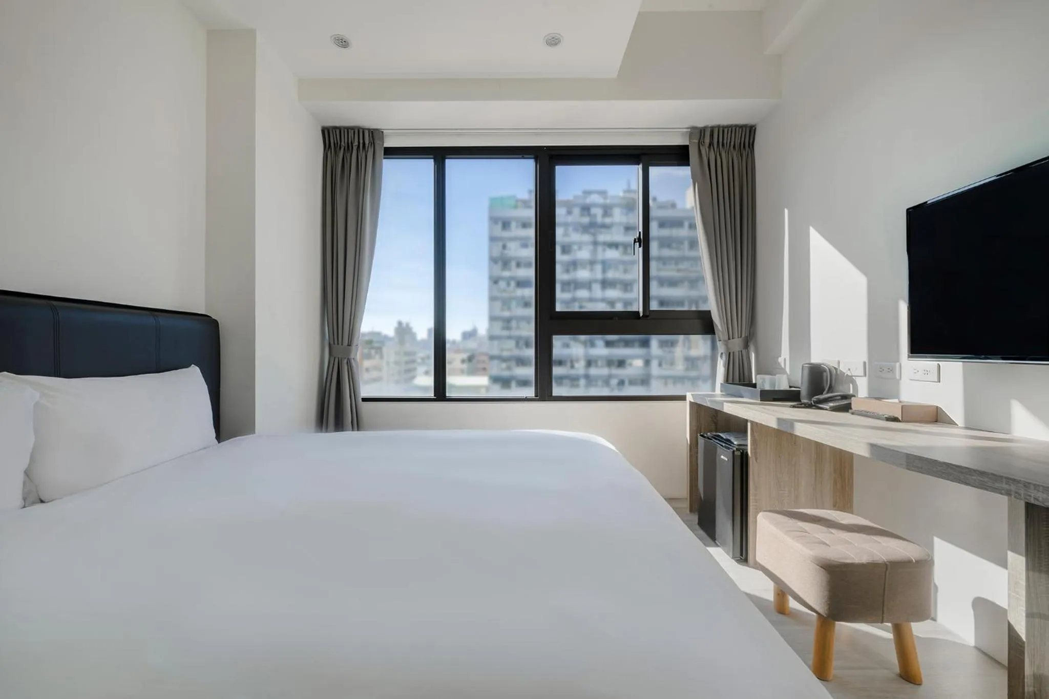 Photo of the whole room, Bed in CHECK inn Express Taichung Fuxing