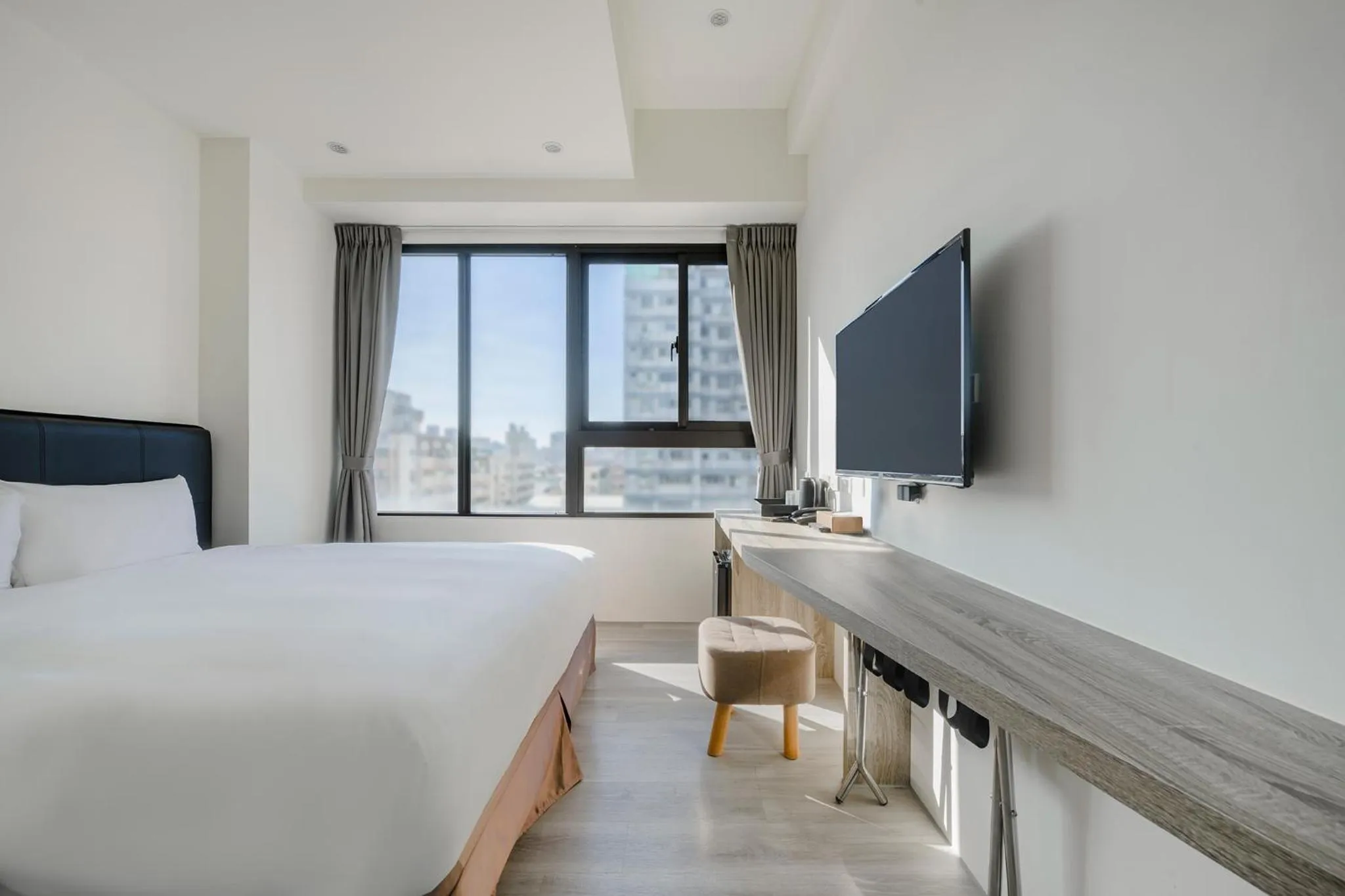 Photo of the whole room, Bed in CHECK inn Express Taichung Fuxing