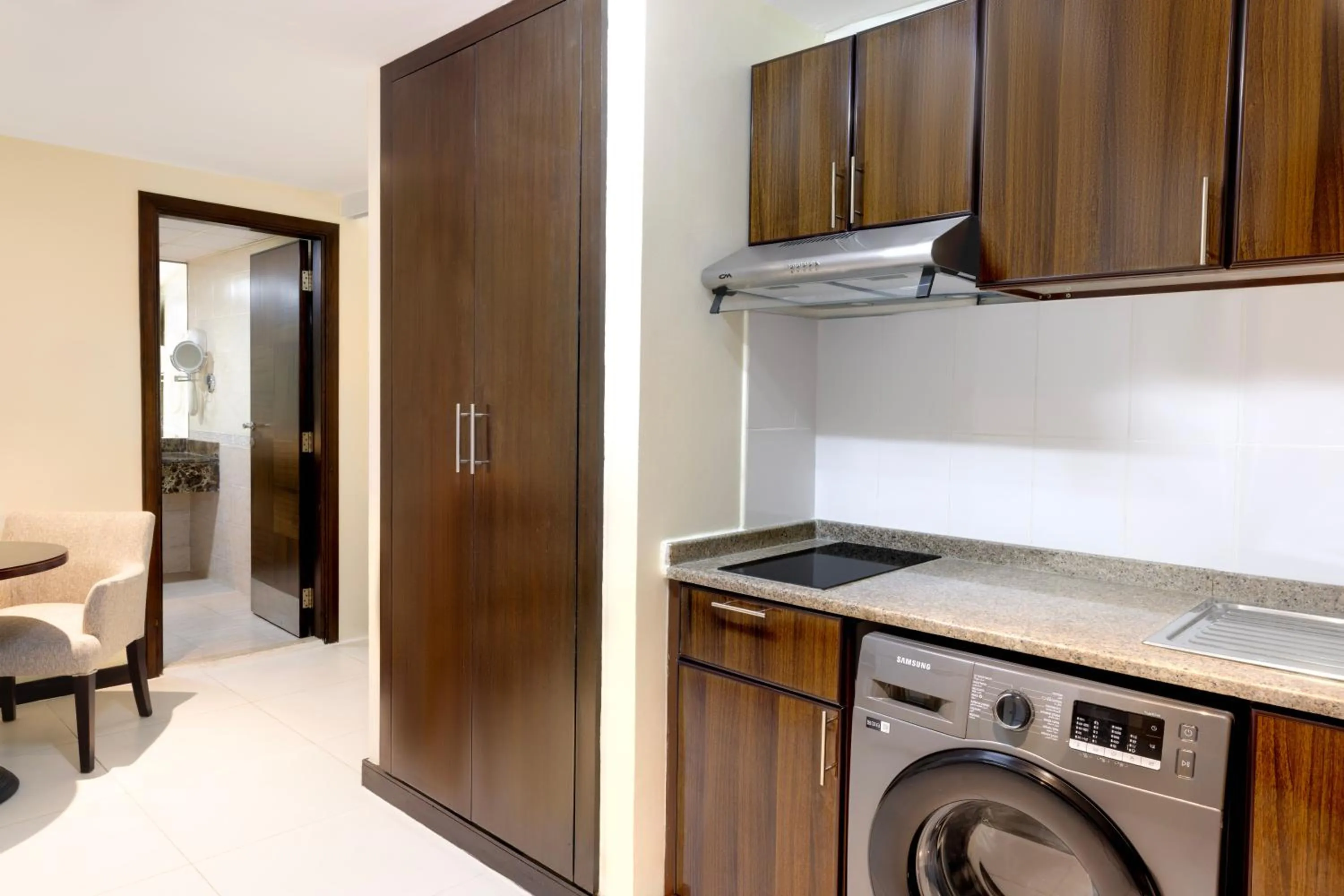 Kitchen or kitchenette in Dream City Hotel Apartments LLC