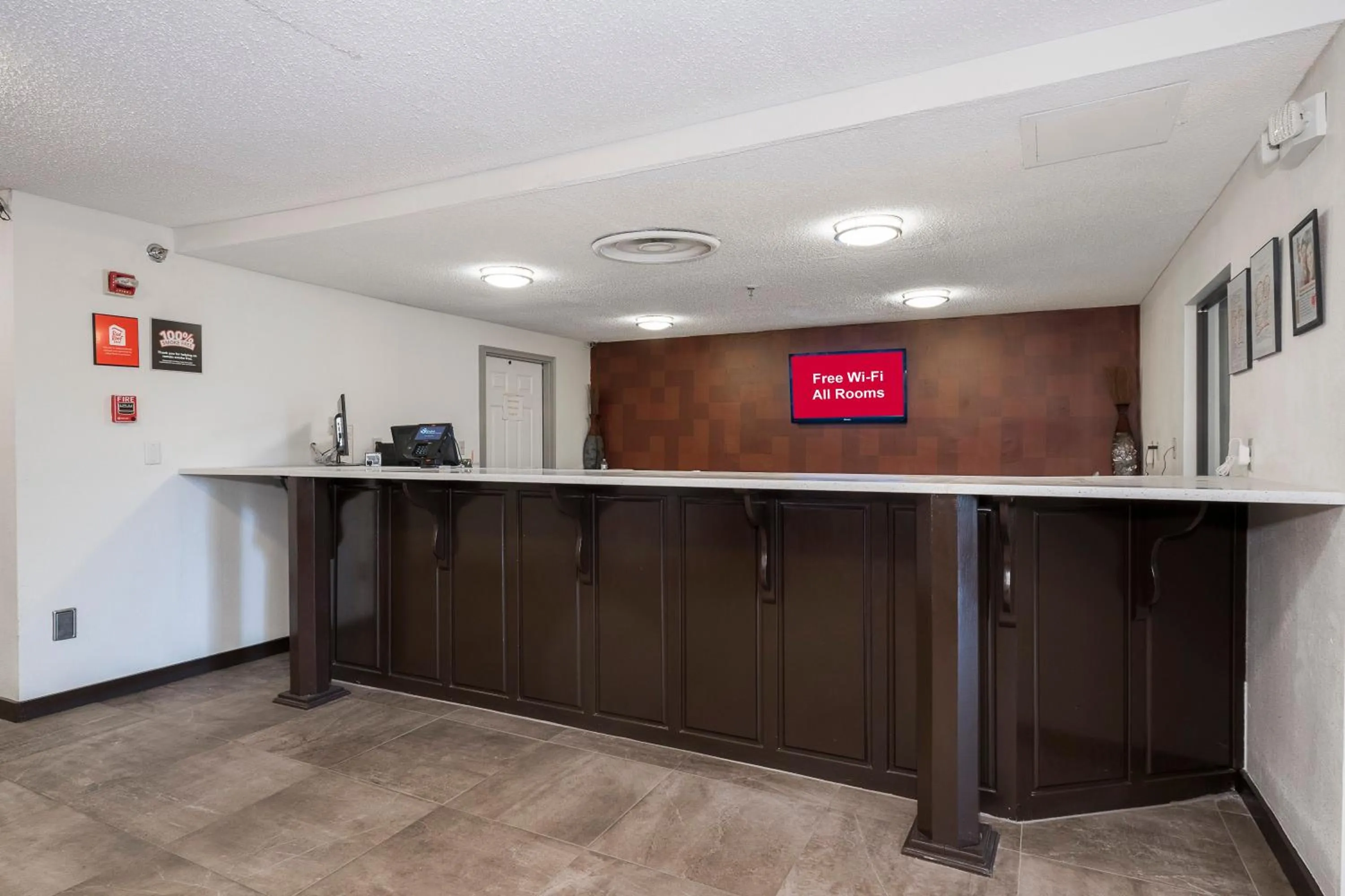 Lobby or reception in Red Roof Inn PLUS+ & Suites Opelika