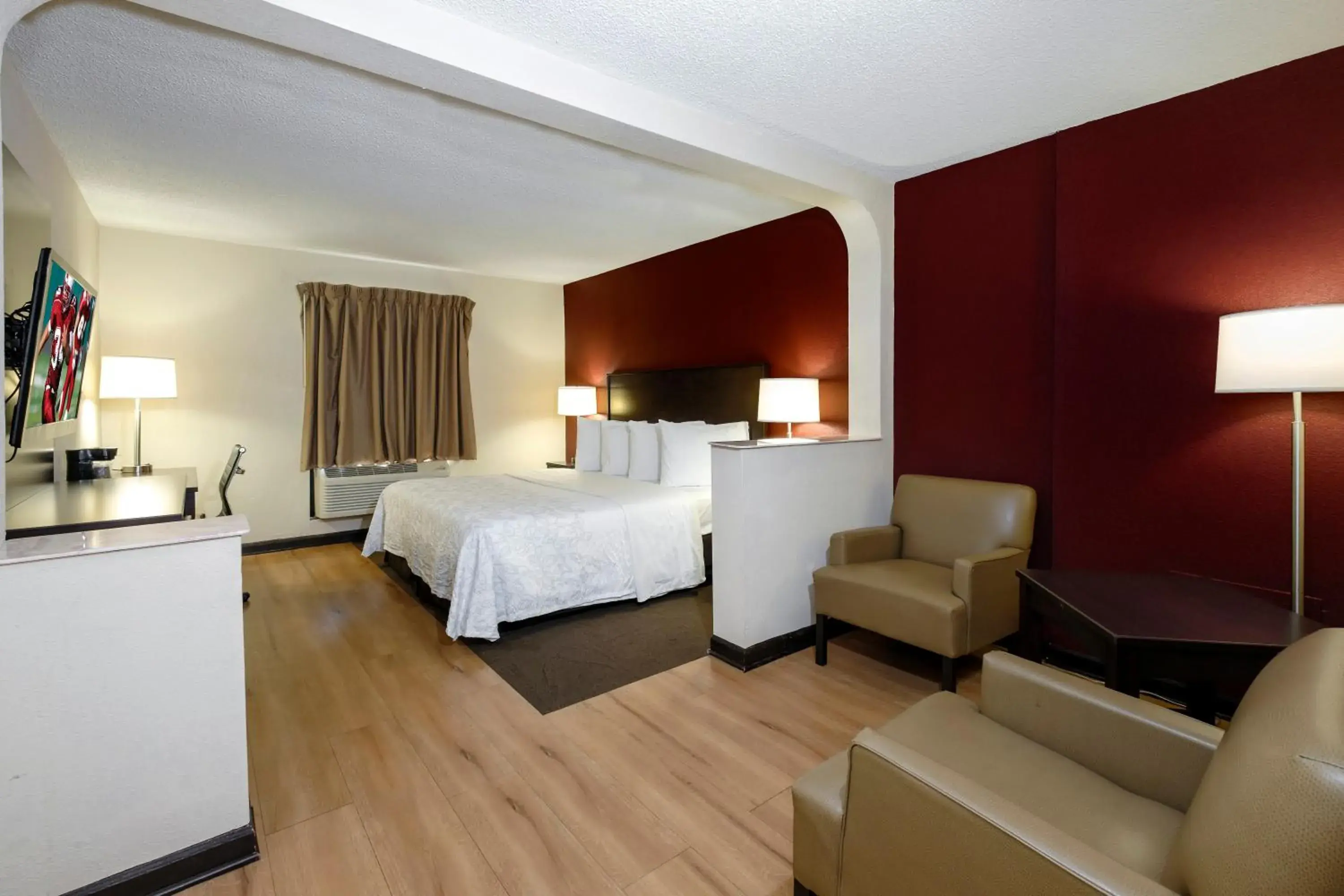 Suite King with Spa Bath Non-Smoking in Red Roof Inn PLUS+ & Suites Opelika Suite King with Spa Bath Non-Smoking in Red Roof Inn PLUS+ & Suites Opelika