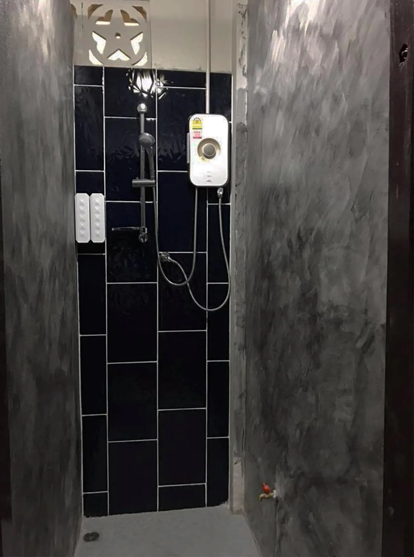 Shower in Chato Hostel