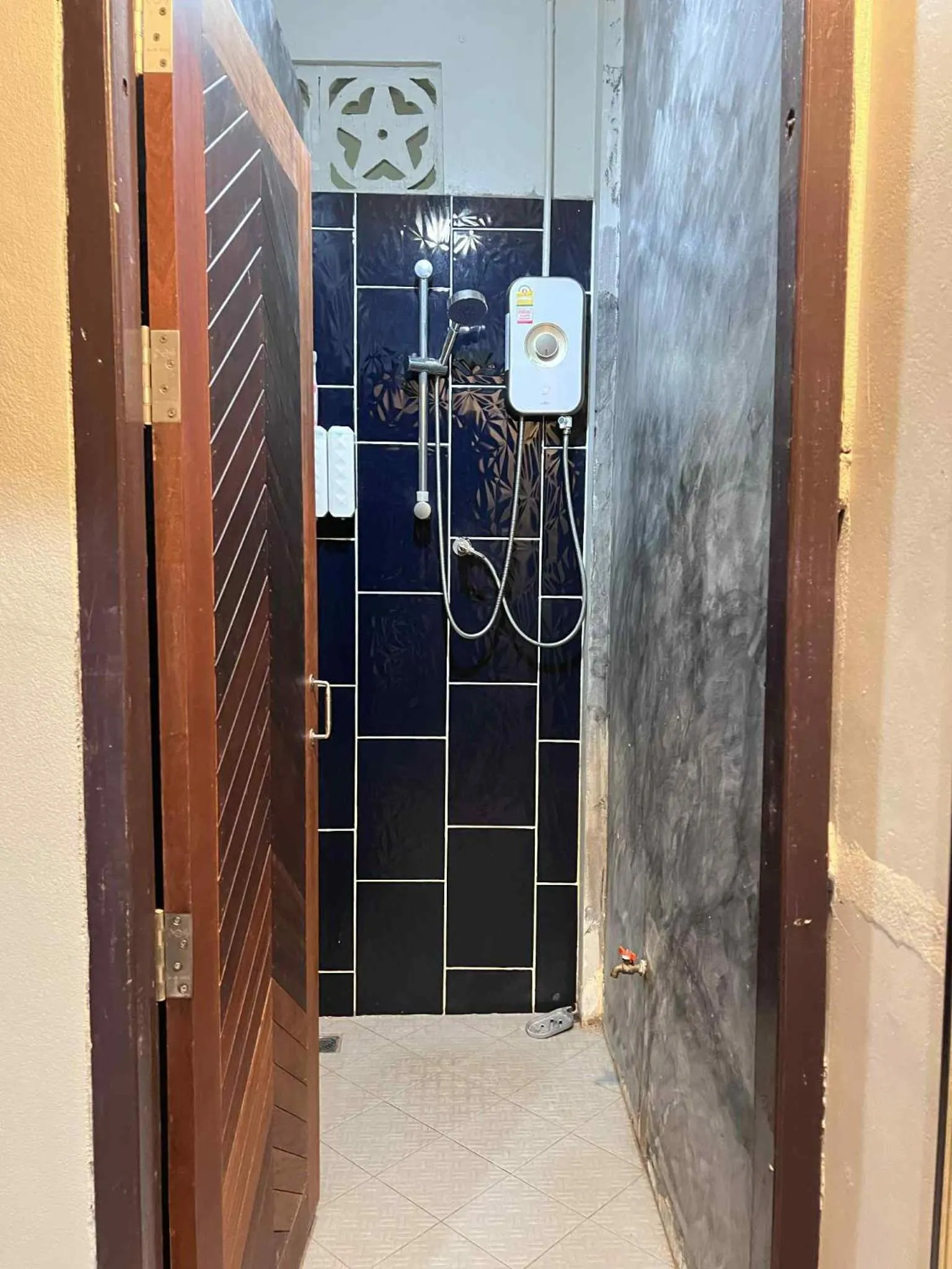 Shower in Chato Hostel
