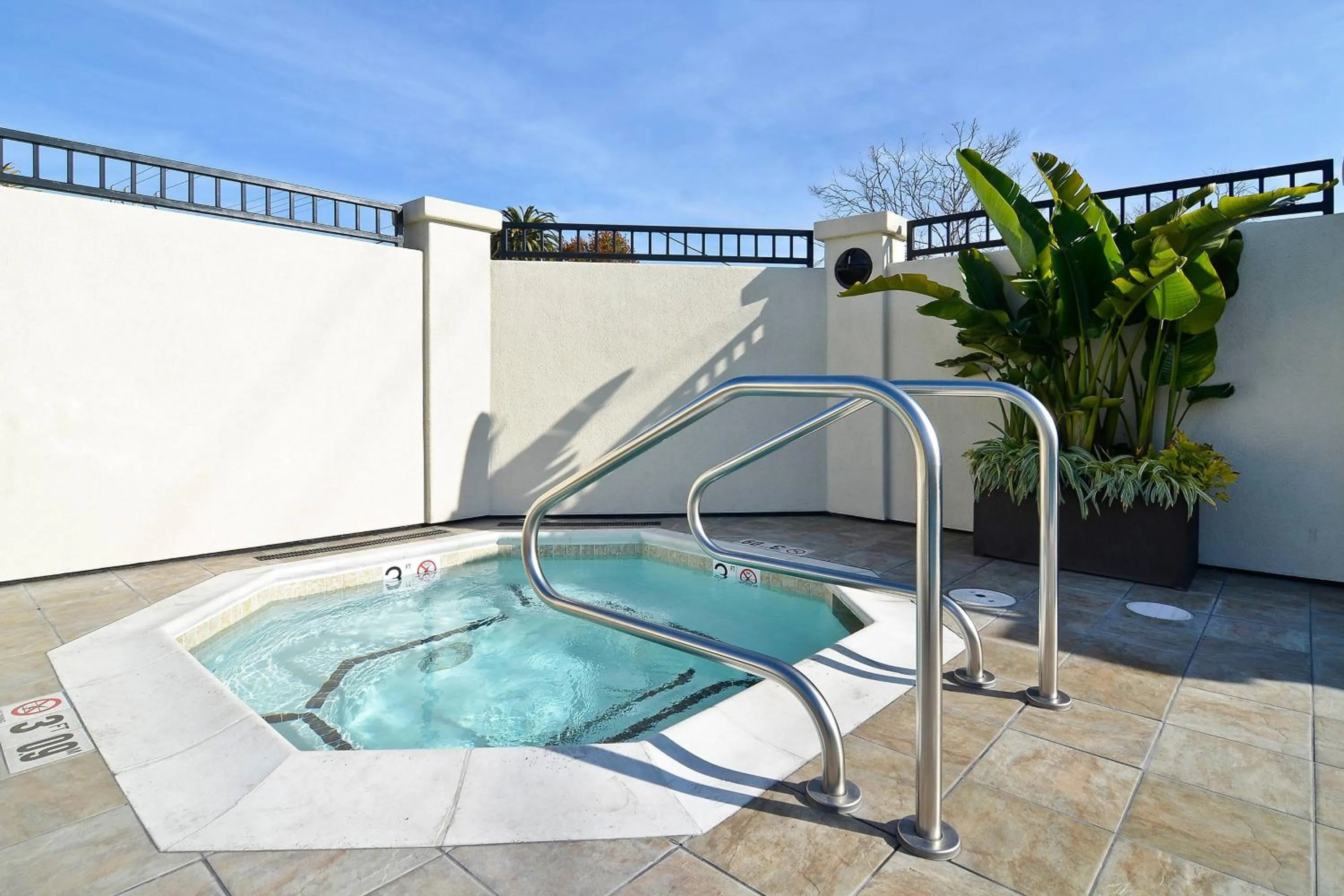 Swimming pool in Fairfield Inn & Suites Santa Cruz - Capitola