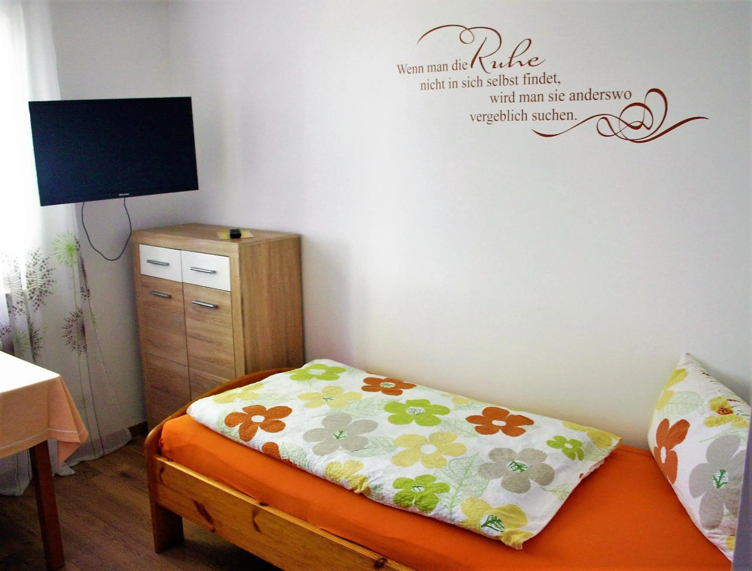 Bed in Pension Weinig