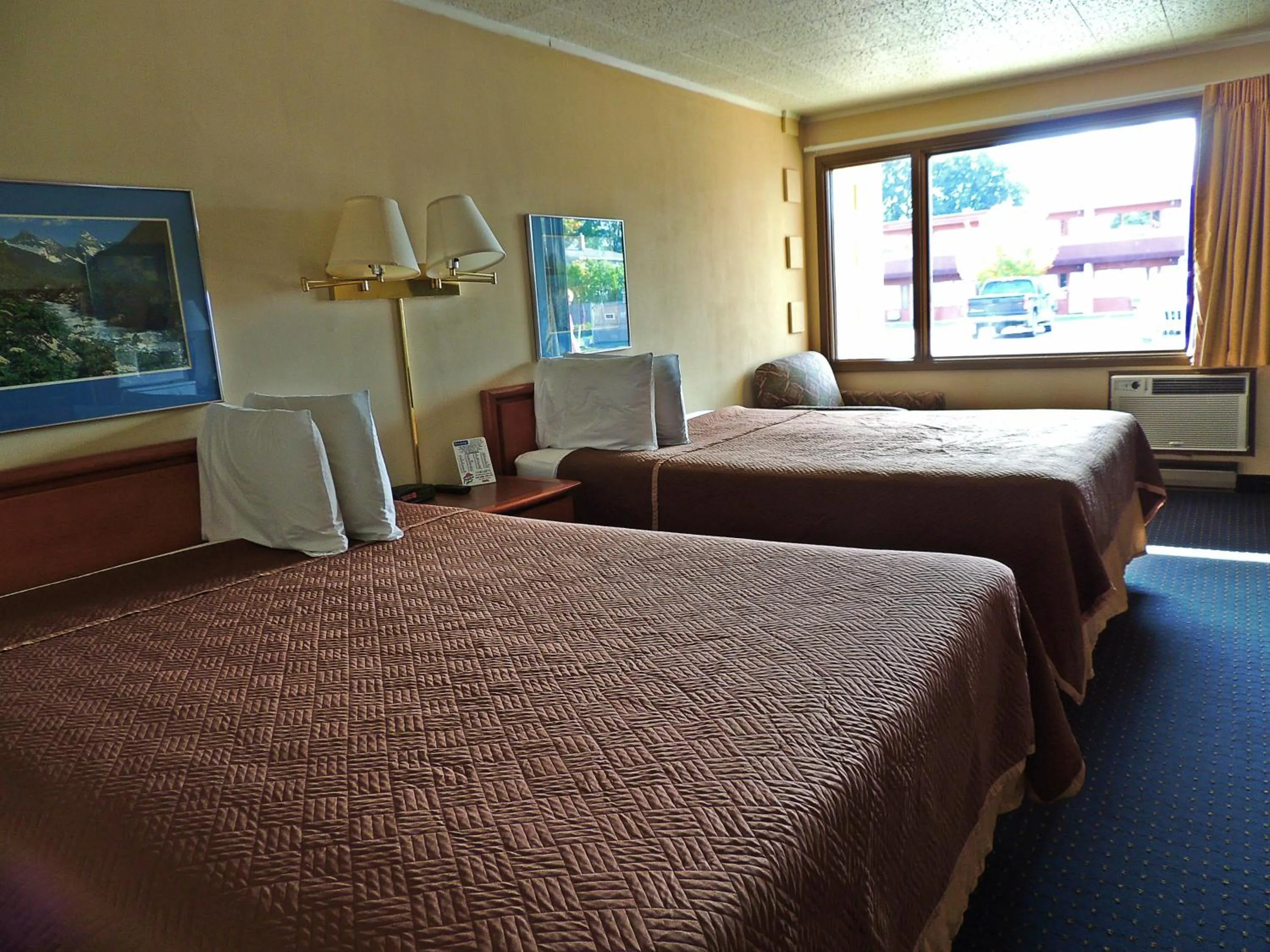 Bed in Travelodge by Wyndham Kalispell