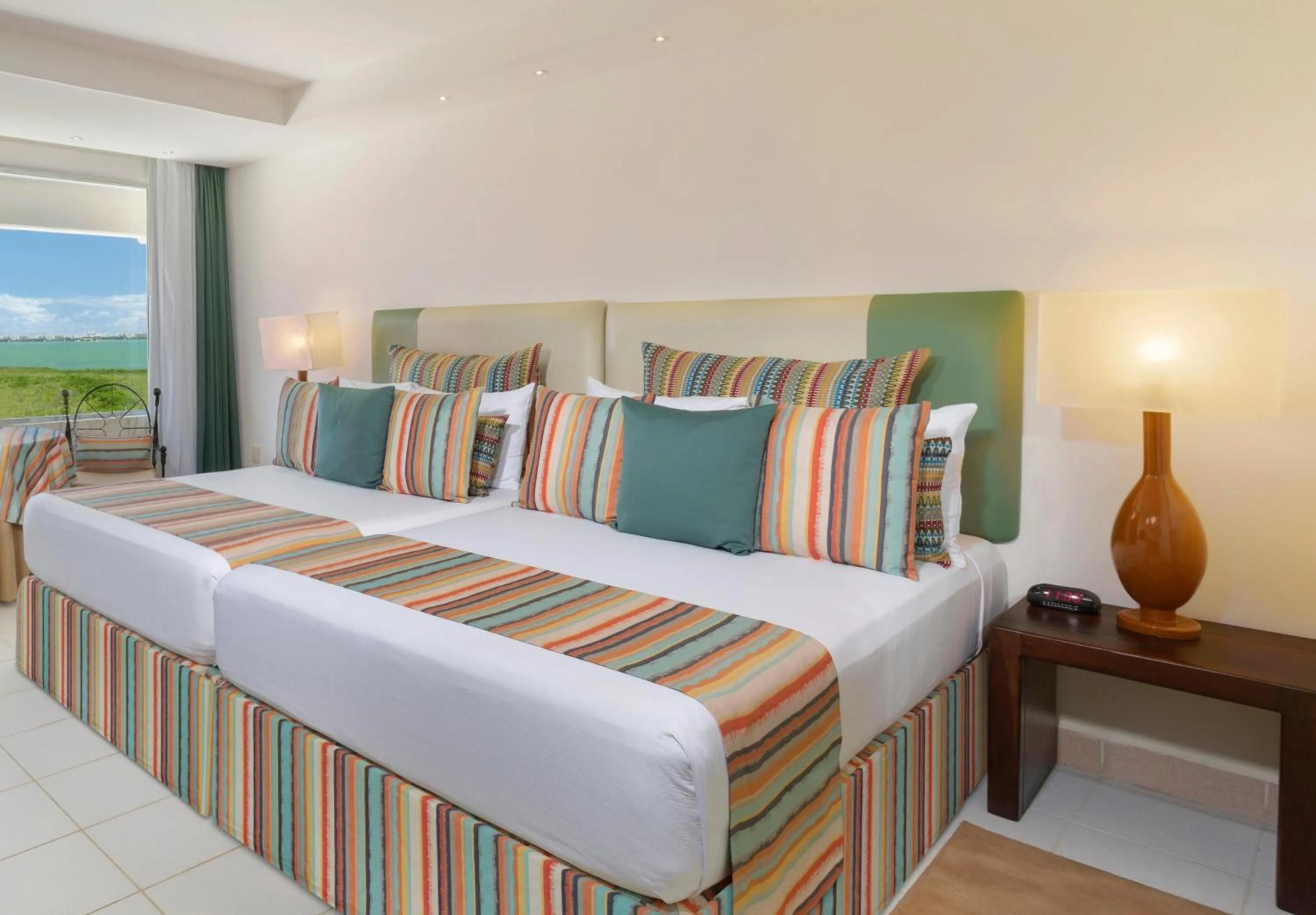 Photo of the whole room, Bed in Grand Oasis Palm - All inclusive