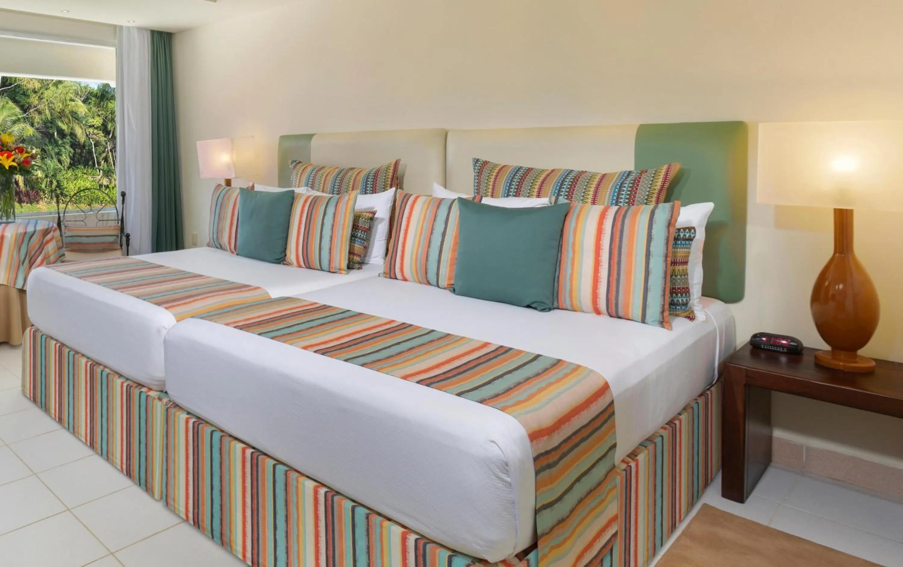 Photo of the whole room, Bed in Grand Oasis Palm - All inclusive