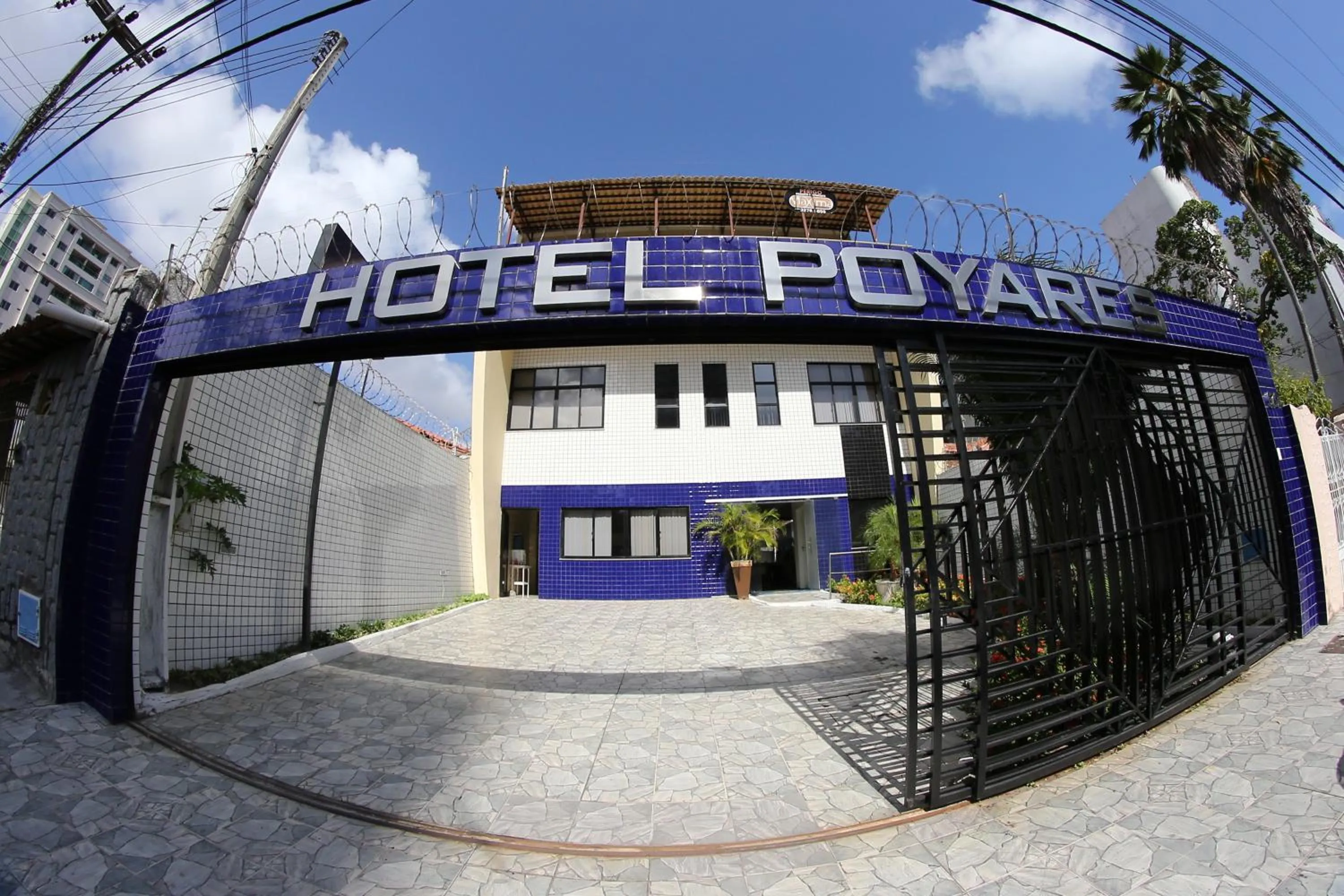 Facade/entrance in Hotel Poyares