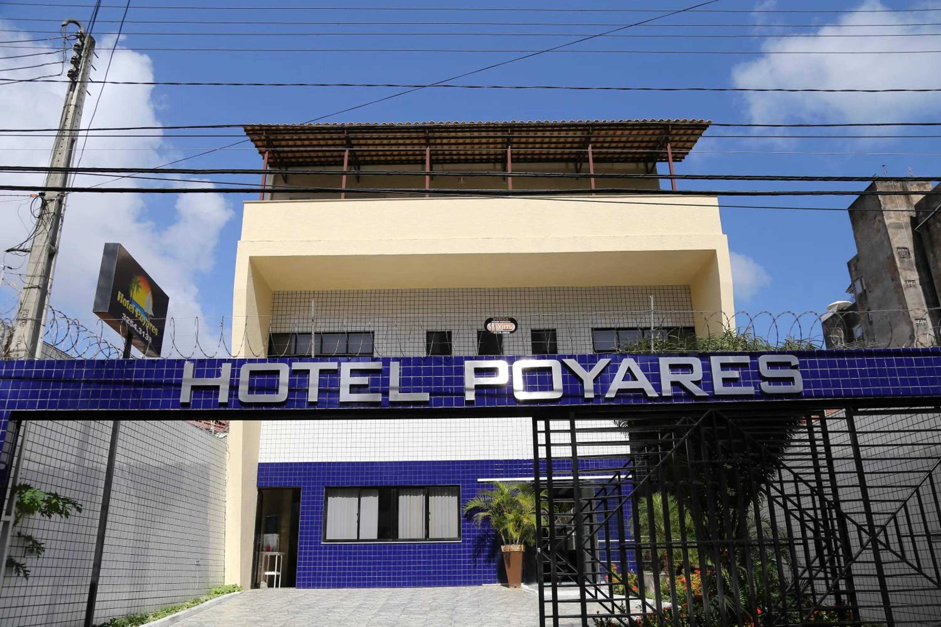 Facade/entrance in Hotel Poyares