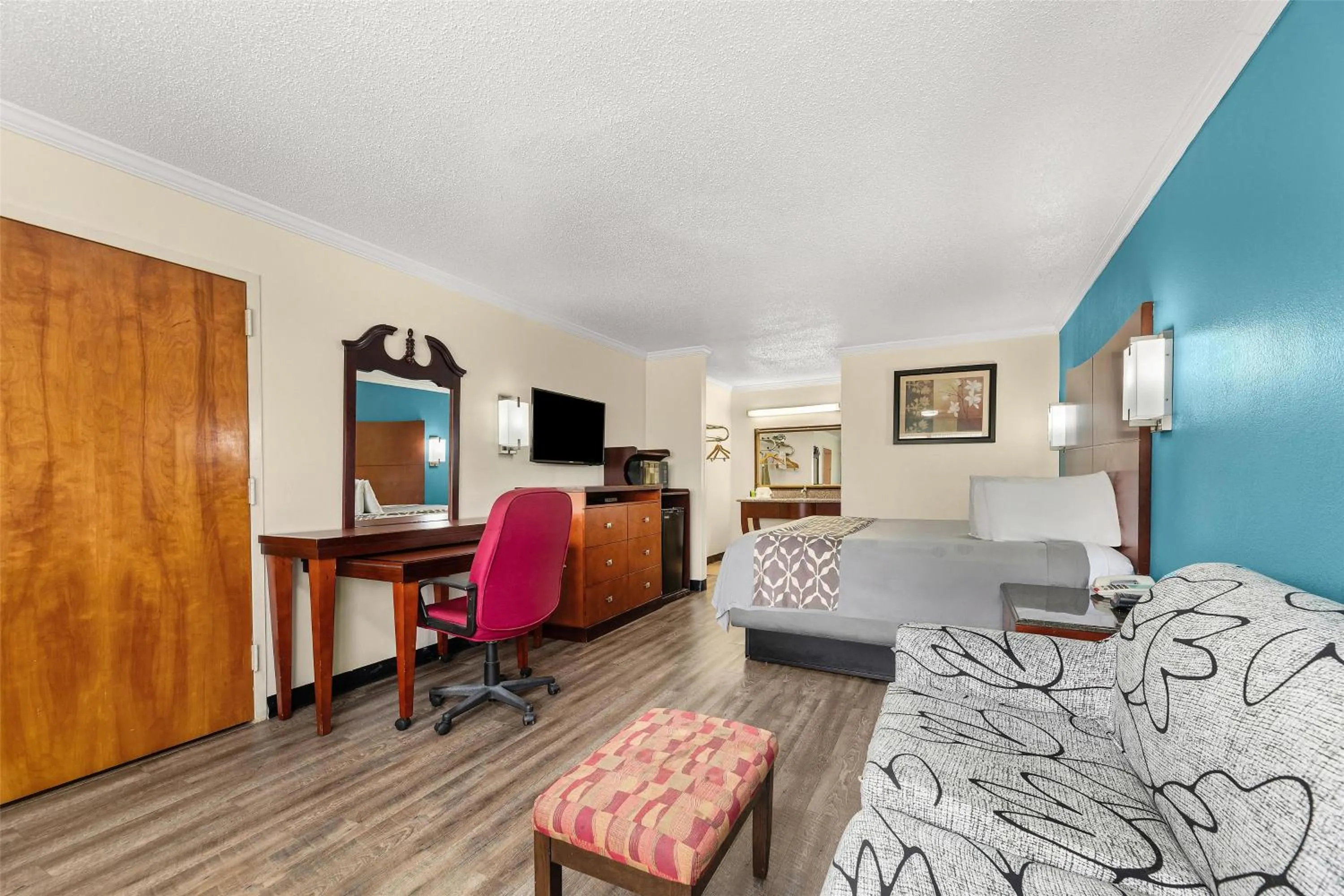 Bed in America's Best Value Inn and Suites