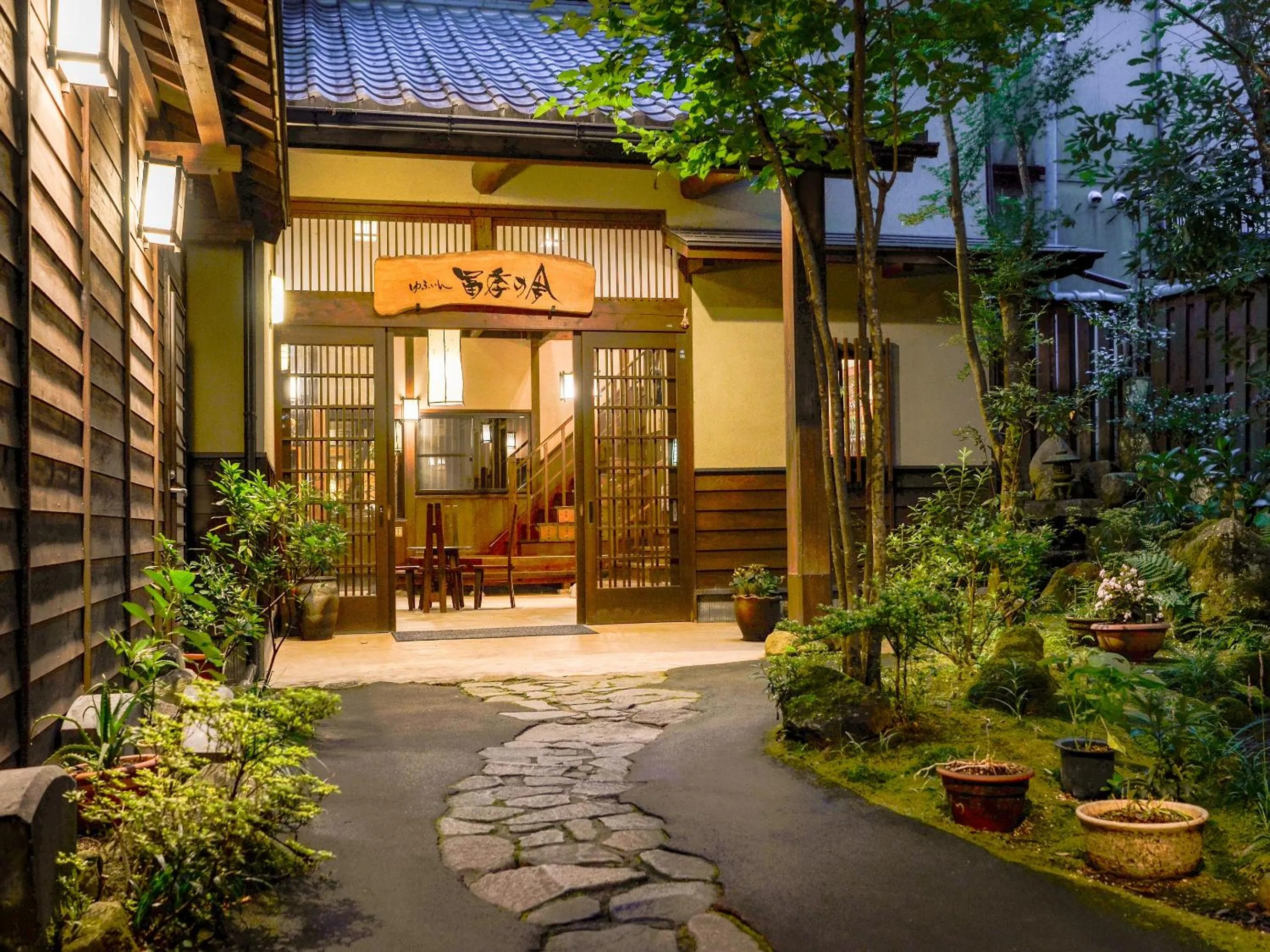 Property building in Ryokan Fukinoya