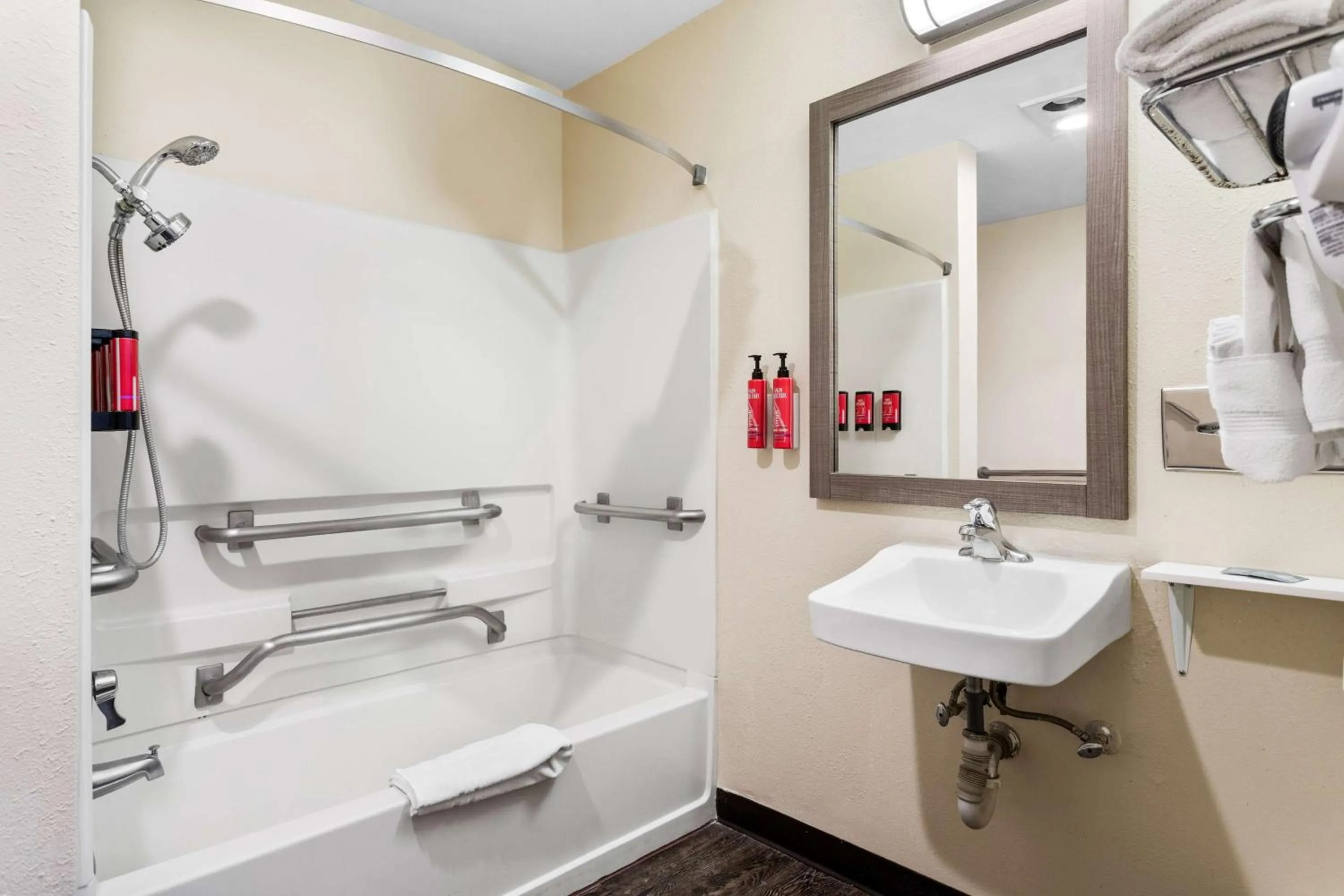 Bathroom in SureStay Hotel by Best Western Albuquerque Midtown