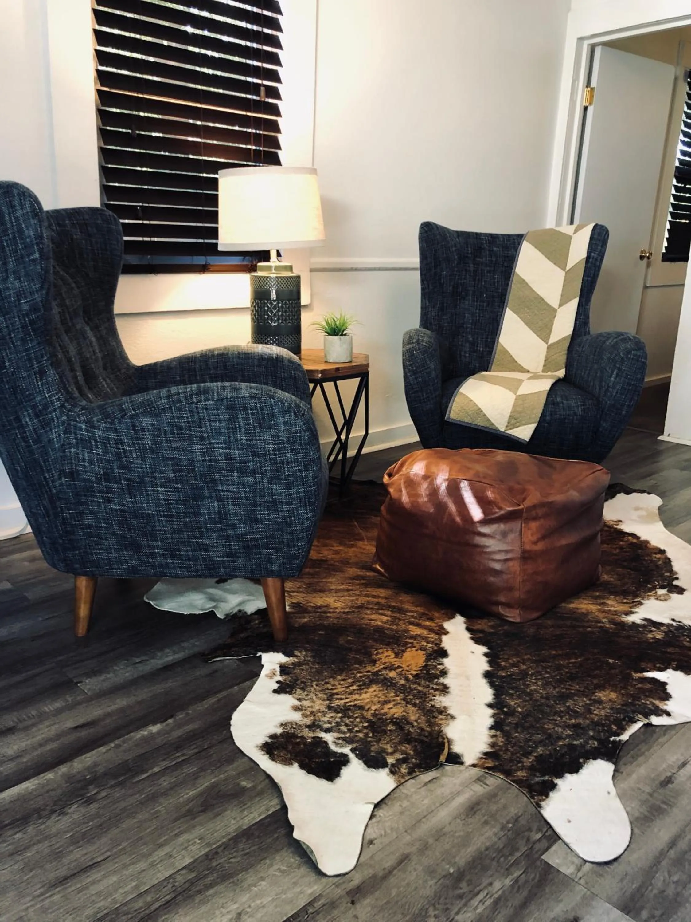 Seating area in Sonoma's Best Guest Cottages