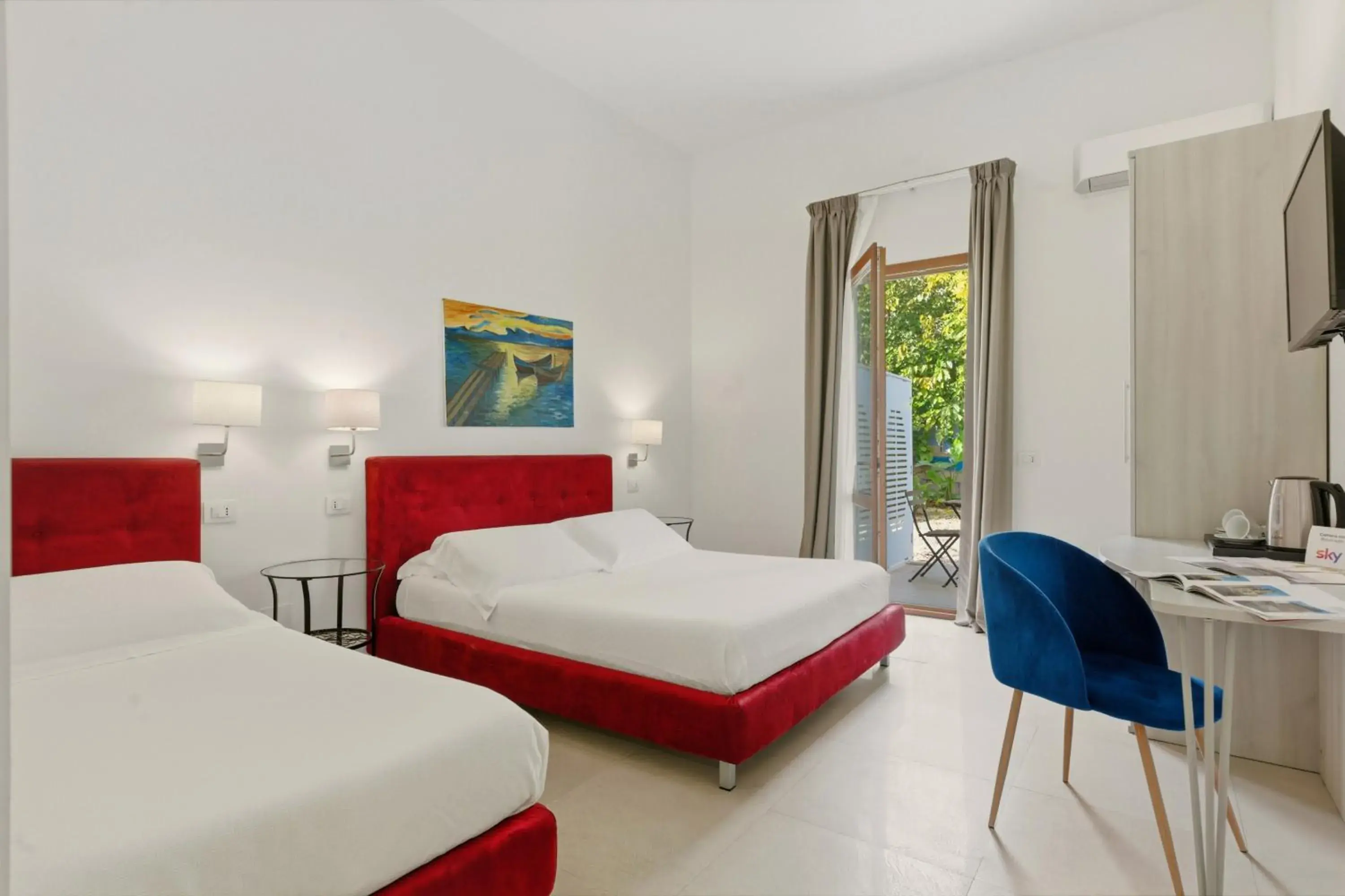 Triple Room with View in Villa Landolina Triple Room with View in Villa Landolina