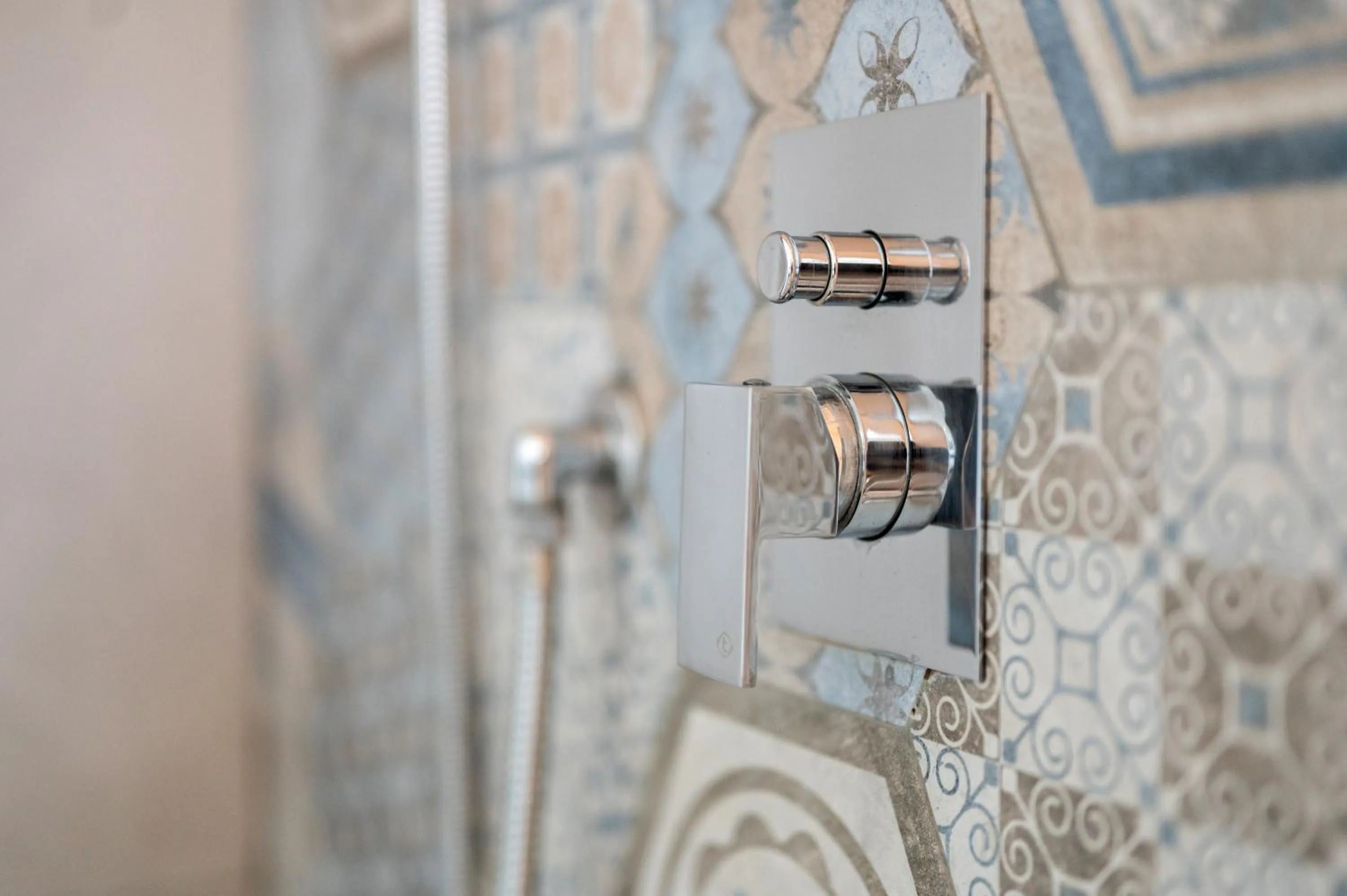 Shower in Villa Landolina