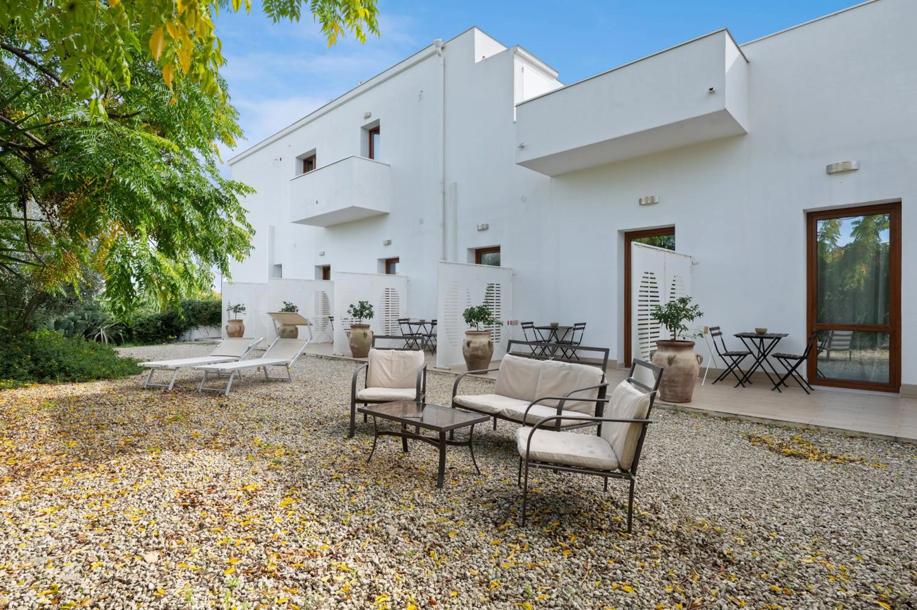 Property building in Villa Landolina