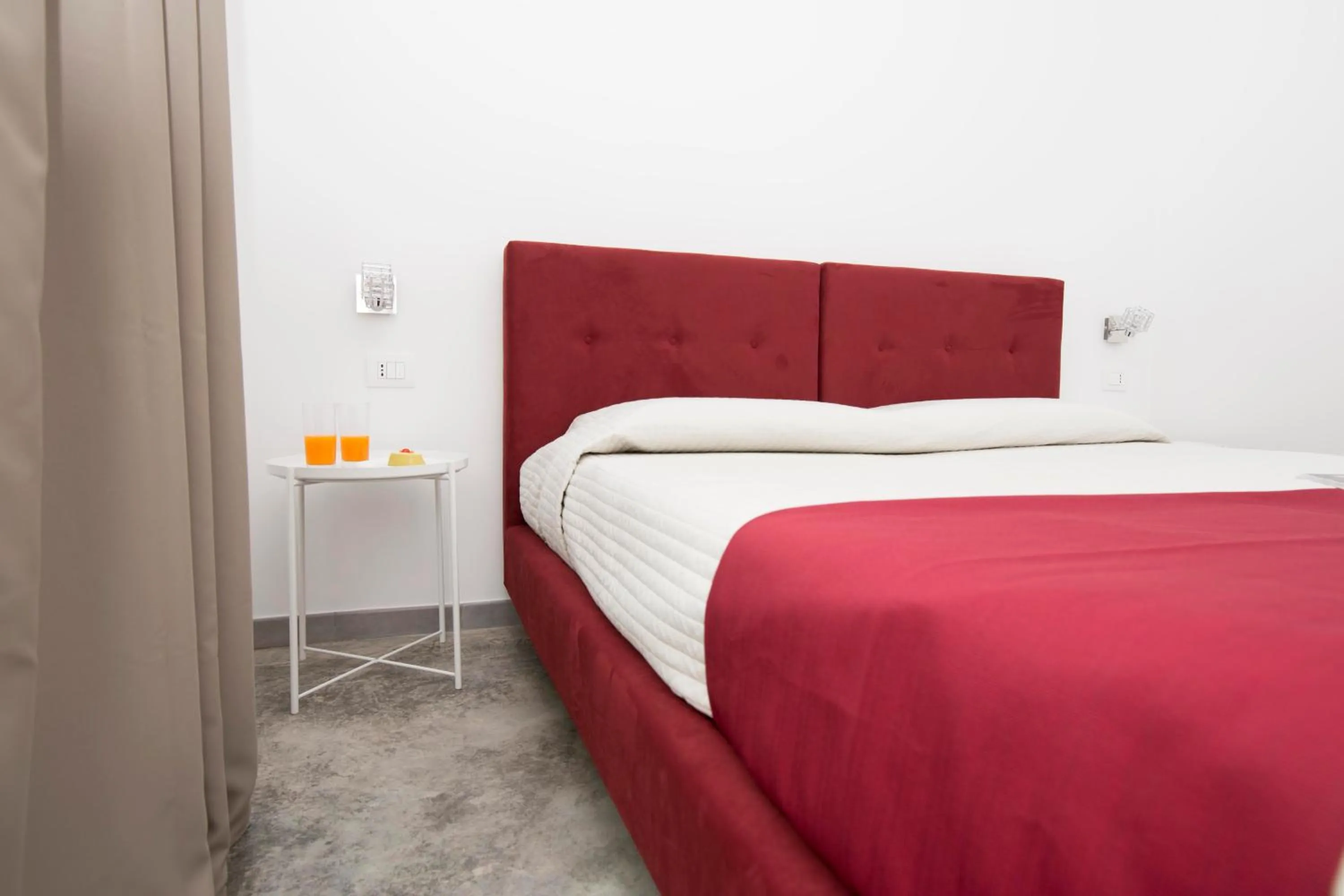 Photo of the whole room, Bed in Villa Landolina